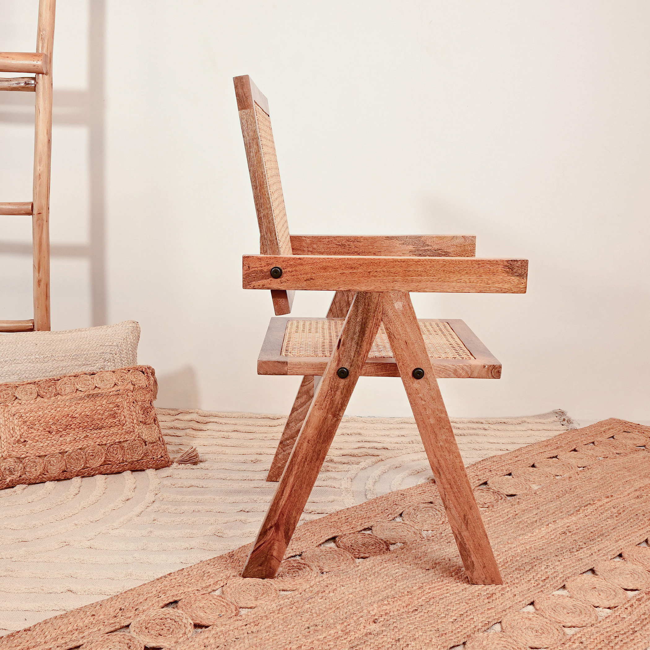 كرسي خشبي بتفاصيل من الروطان من كرافتد باي لايف ستايل-furniture-sofaandseating-armchairs-image-2