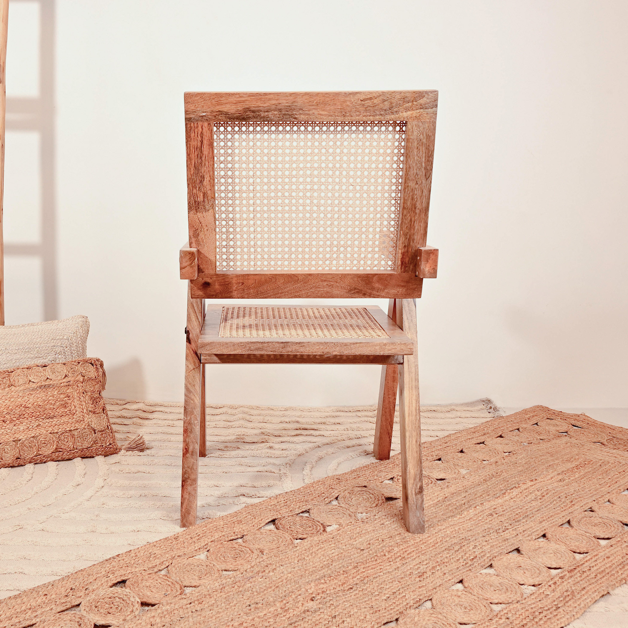 كرسي خشبي بتفاصيل من الروطان من كرافتد باي لايف ستايل-furniture-sofaandseating-armchairs-image-3