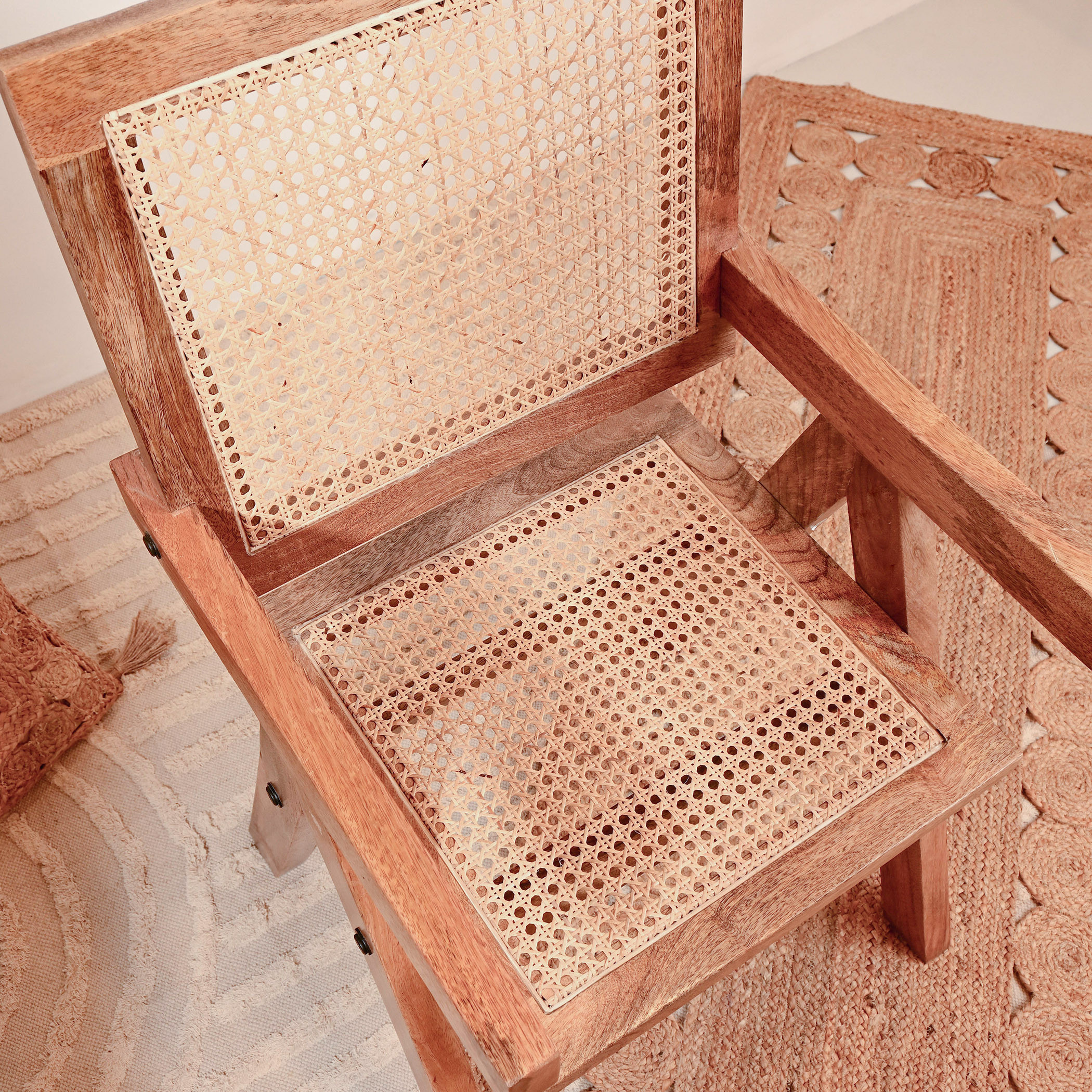 كرسي خشبي بتفاصيل من الروطان من كرافتد باي لايف ستايل-furniture-sofaandseating-armchairs-image-5