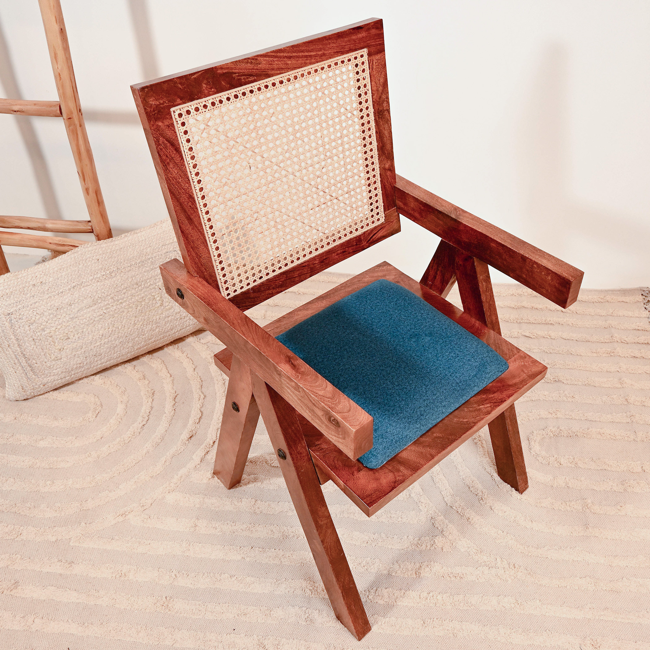 كرسي خشبي بتفاصيل الروطان مع وسادة مرفقة من لايف ستايل-furniture-sofaandseating-armchairs-image-4