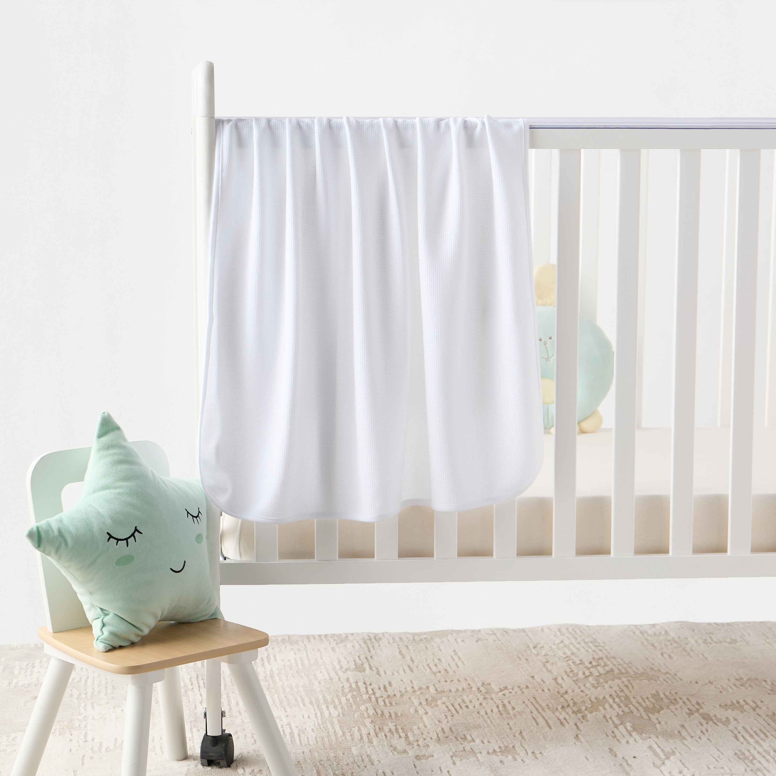 بطانية حديثي الولادة بنمط وافل بارز الملمس من جونيورز - 80x100 سم-baby-nursery-blanketsandswaddles-receivingblankets-image-1