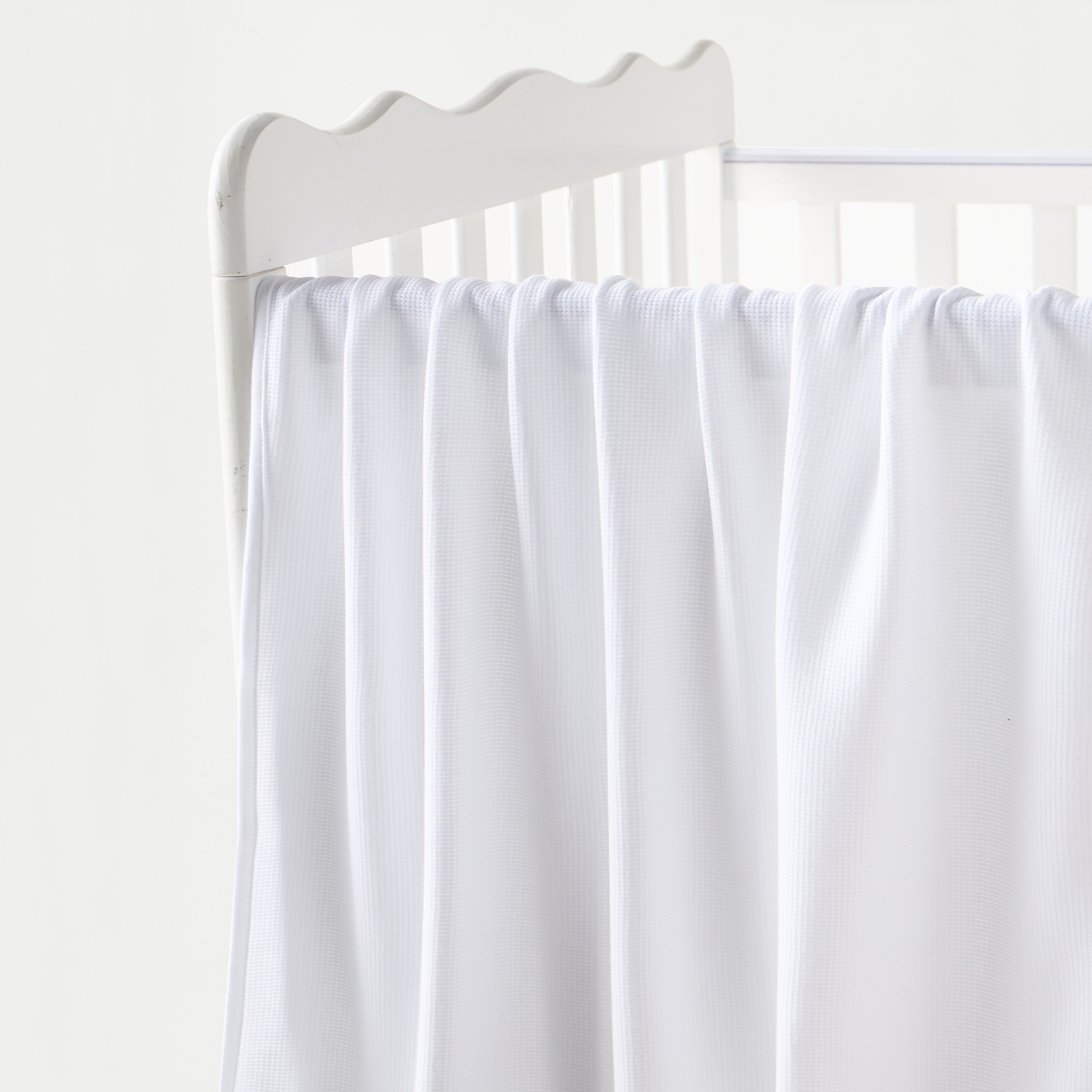 بطانية حديثي الولادة بنمط وافل بارز الملمس من جونيورز - 80x100 سم-baby-nursery-blanketsandswaddles-receivingblankets-image-2