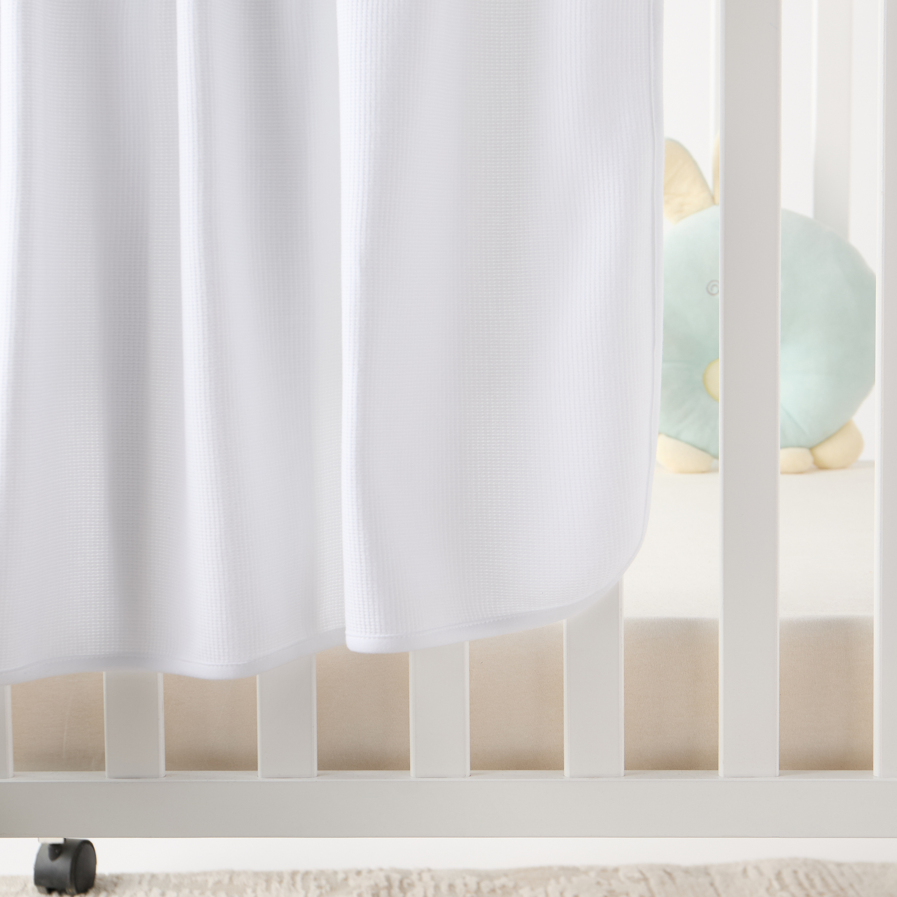 بطانية حديثي الولادة بنمط وافل بارز الملمس من جونيورز - 80x100 سم-baby-nursery-blanketsandswaddles-receivingblankets-image-3
