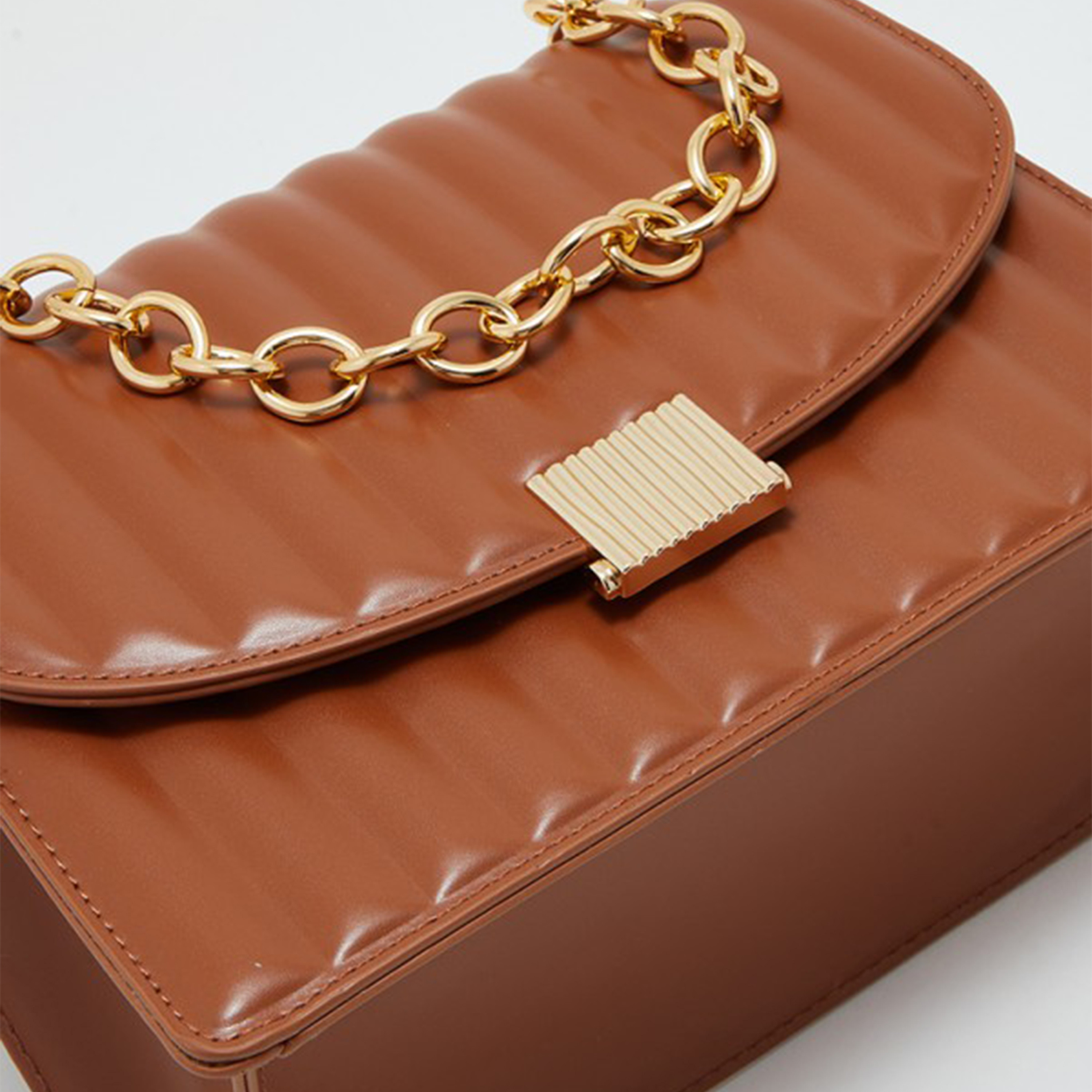 ايروبوستال- شنطة كروس بودي مبطنة مع غطاء وحزام قابل للتعديل-women-bagsandwallets-handbags-image-6