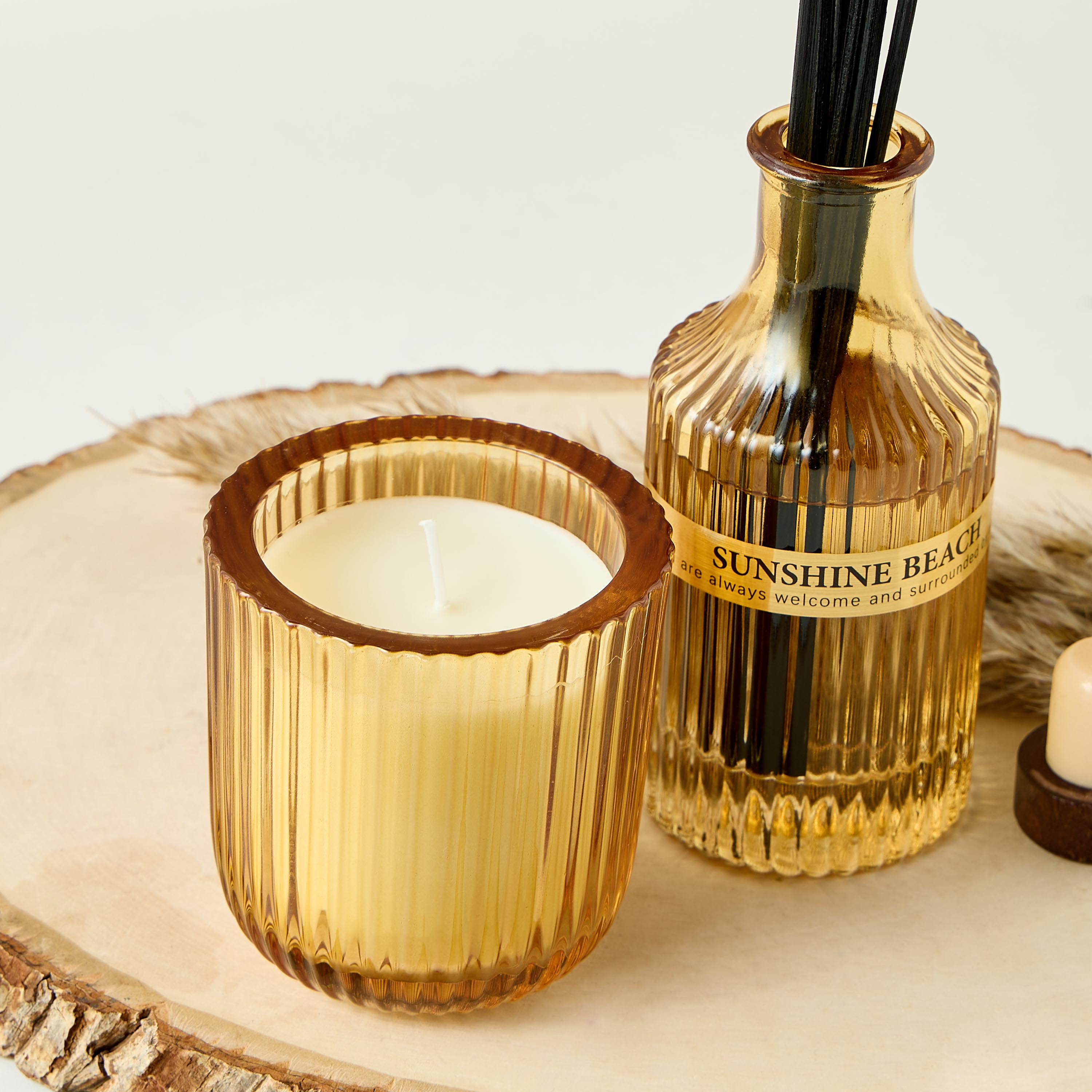 مجموعة هدايا موزع عطور زجاجي بأعواد وجرة شمع معطرة من صن شاين بيتش-household-homefragrance-fragrancegiftset-image-3