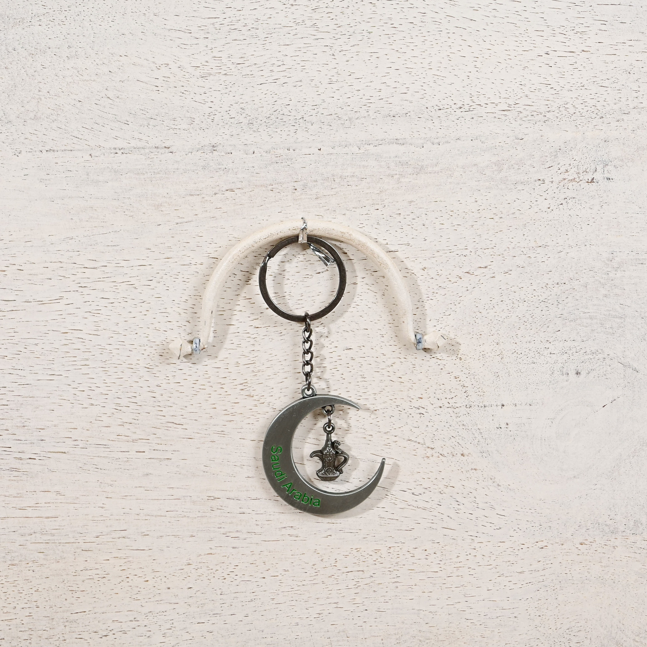 سلسلة مفاتيح بنقوش المملكة العربية السعودية مع دلاية دلة من هوم كارفينج-household-decor-decorativeobjectsandsculptures-image-4