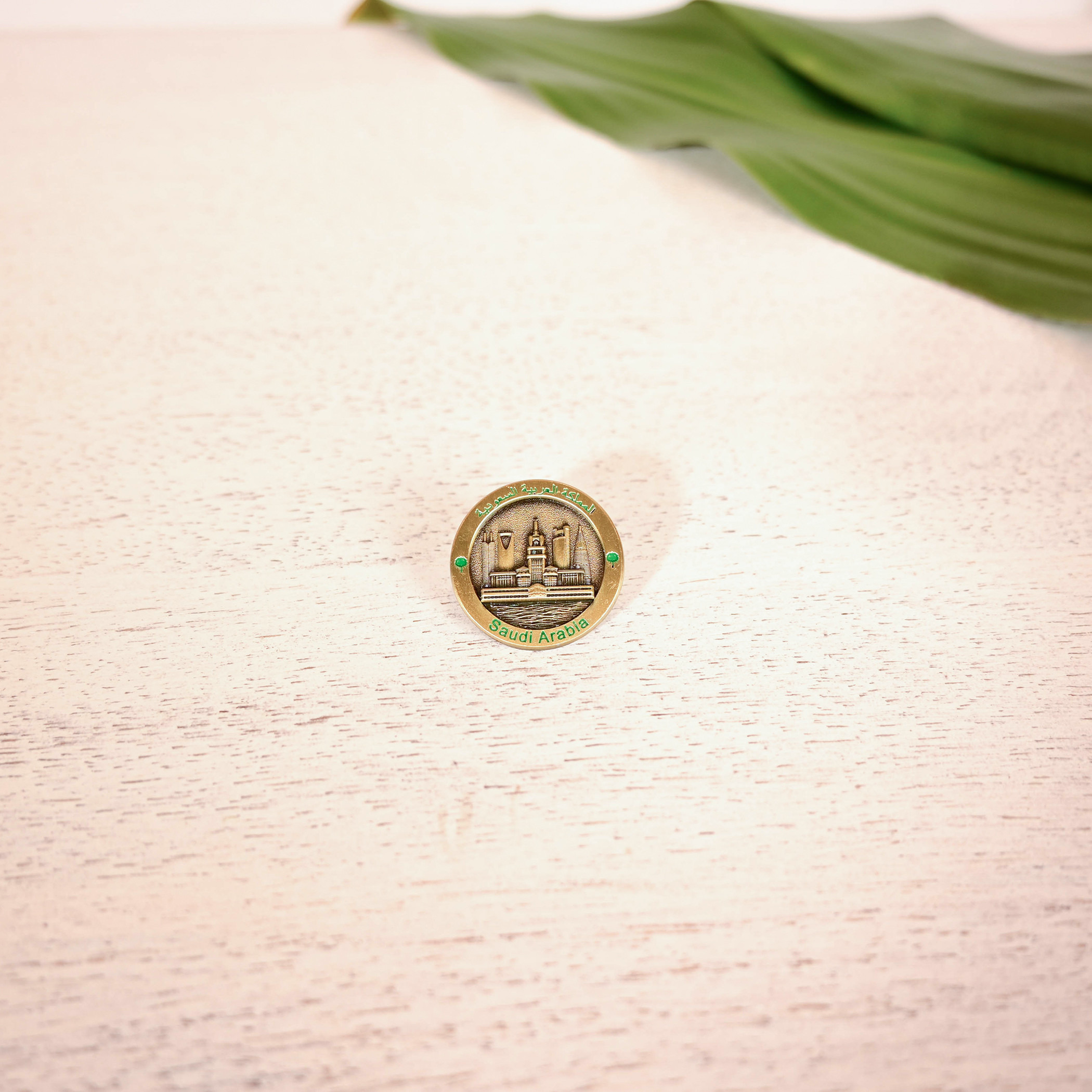 Home Carving Saudi Arabia Embossed Lapel Pin-household-decor-decorativeobjectsandsculptures-image-1