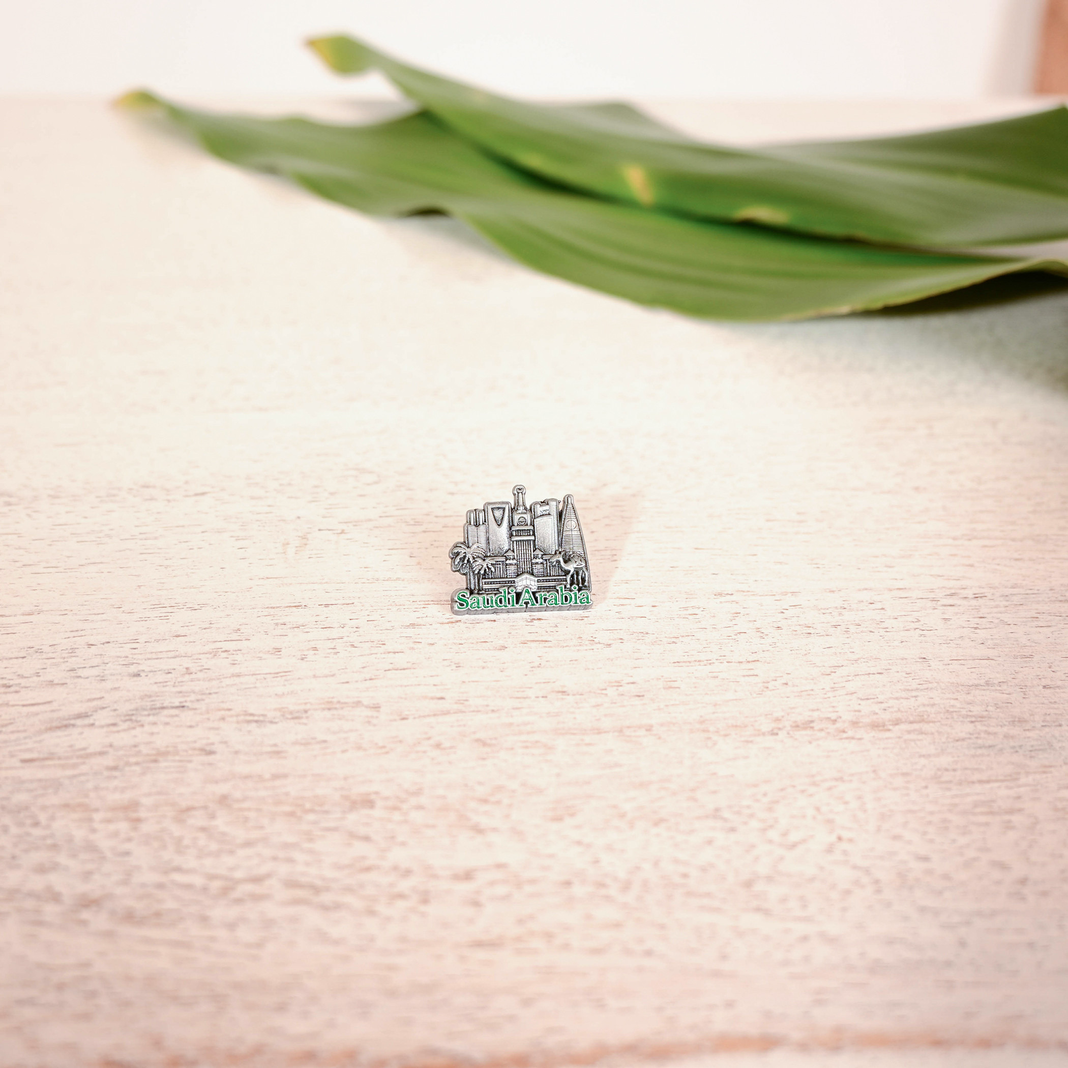 Home Carving Saudi Arabia Embossed Lapel Pin-household-decor-decorativeobjectsandsculptures-image-3