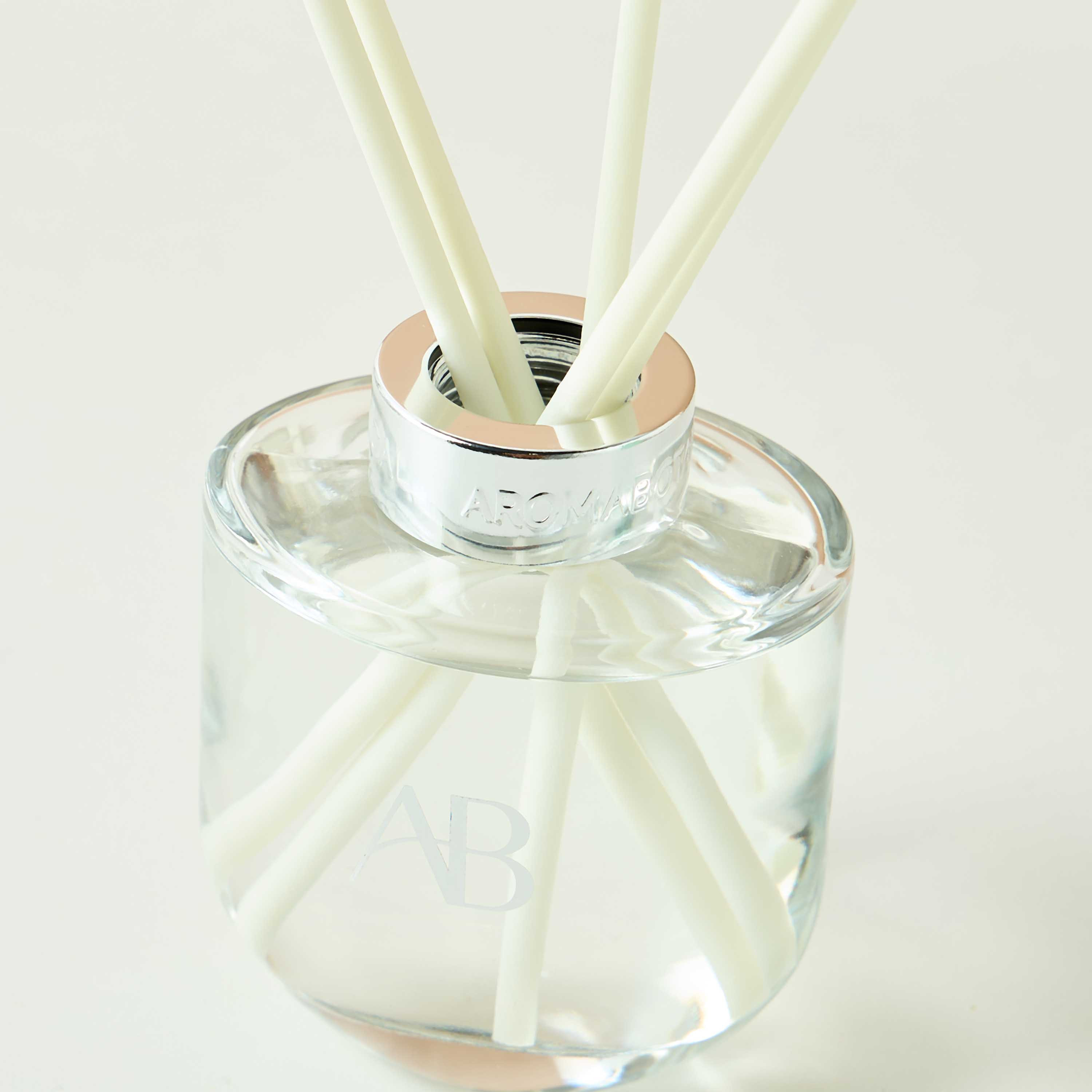 موزع عطور أعواد خشبية برائحة الفريزيا الوردية والورد من أرومابوتنيكال - 200 مل-household-homefragrance-reeddiffusers-image-3