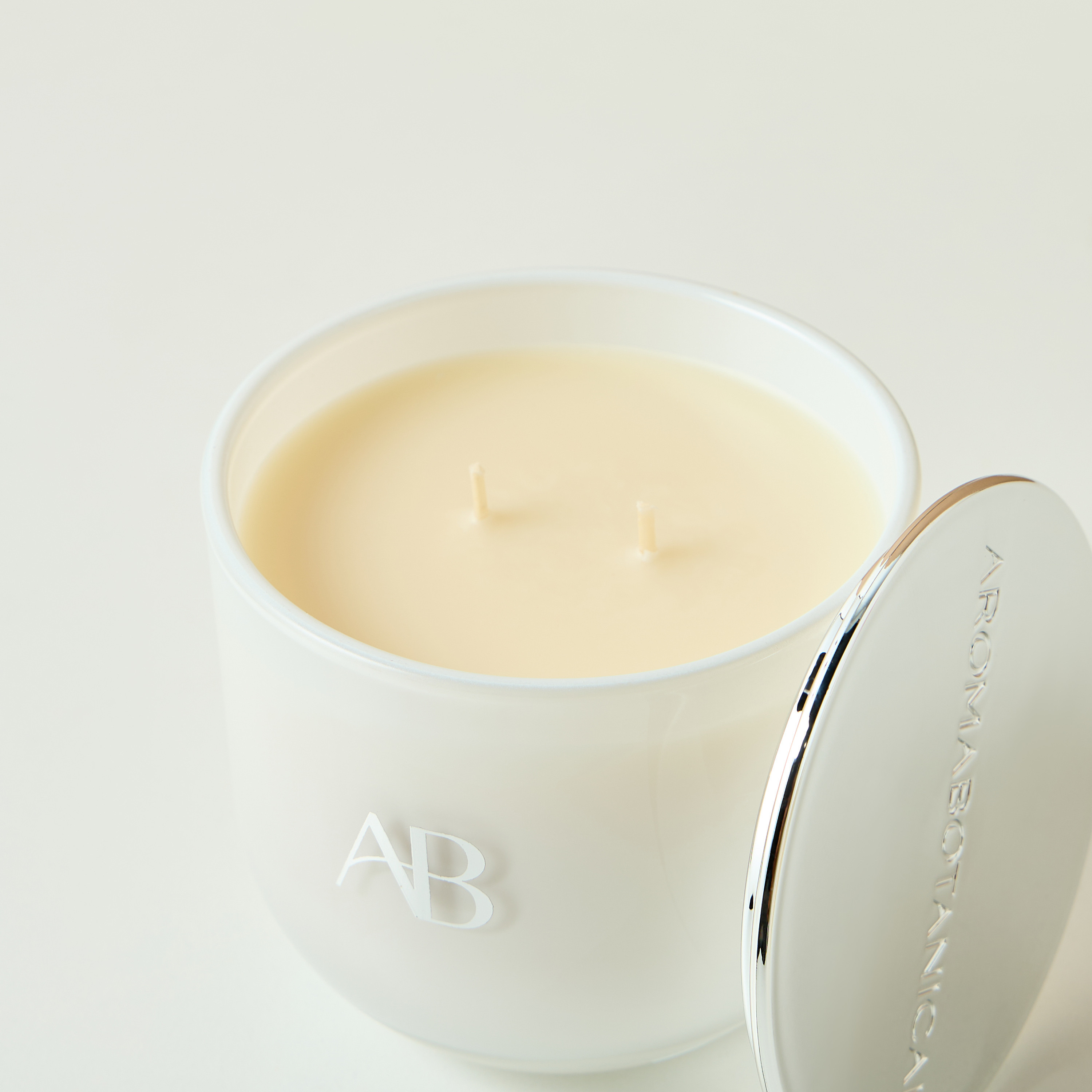 Aromabotanical Vanilla Creme Jar Candle - 340 gms-household-homefragrance-candles-image-3