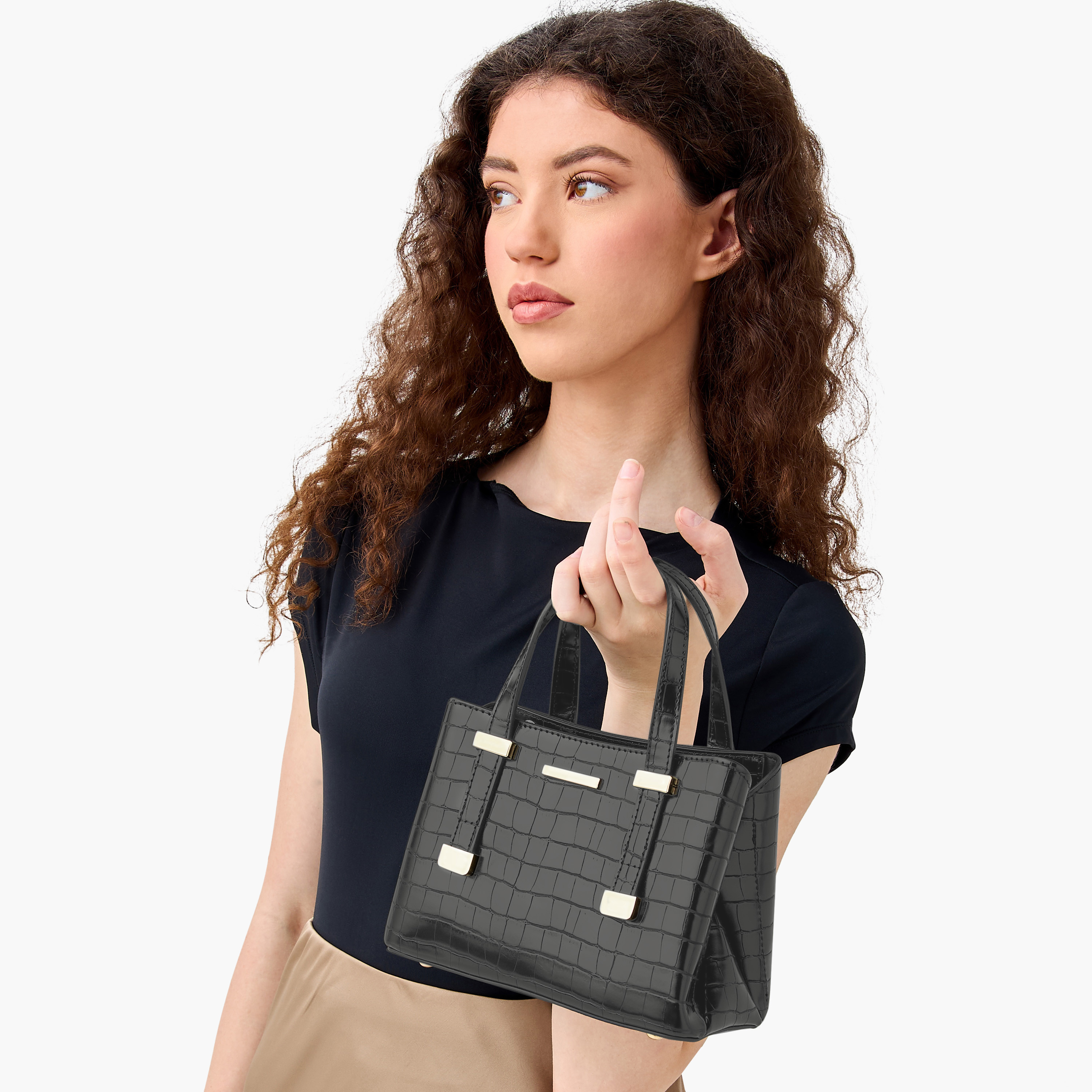 شنطة بملمس جلد حيوانات وسحاب إغلاق ومقابض من ساشا-women-bagsandwallets-handbags-image-2