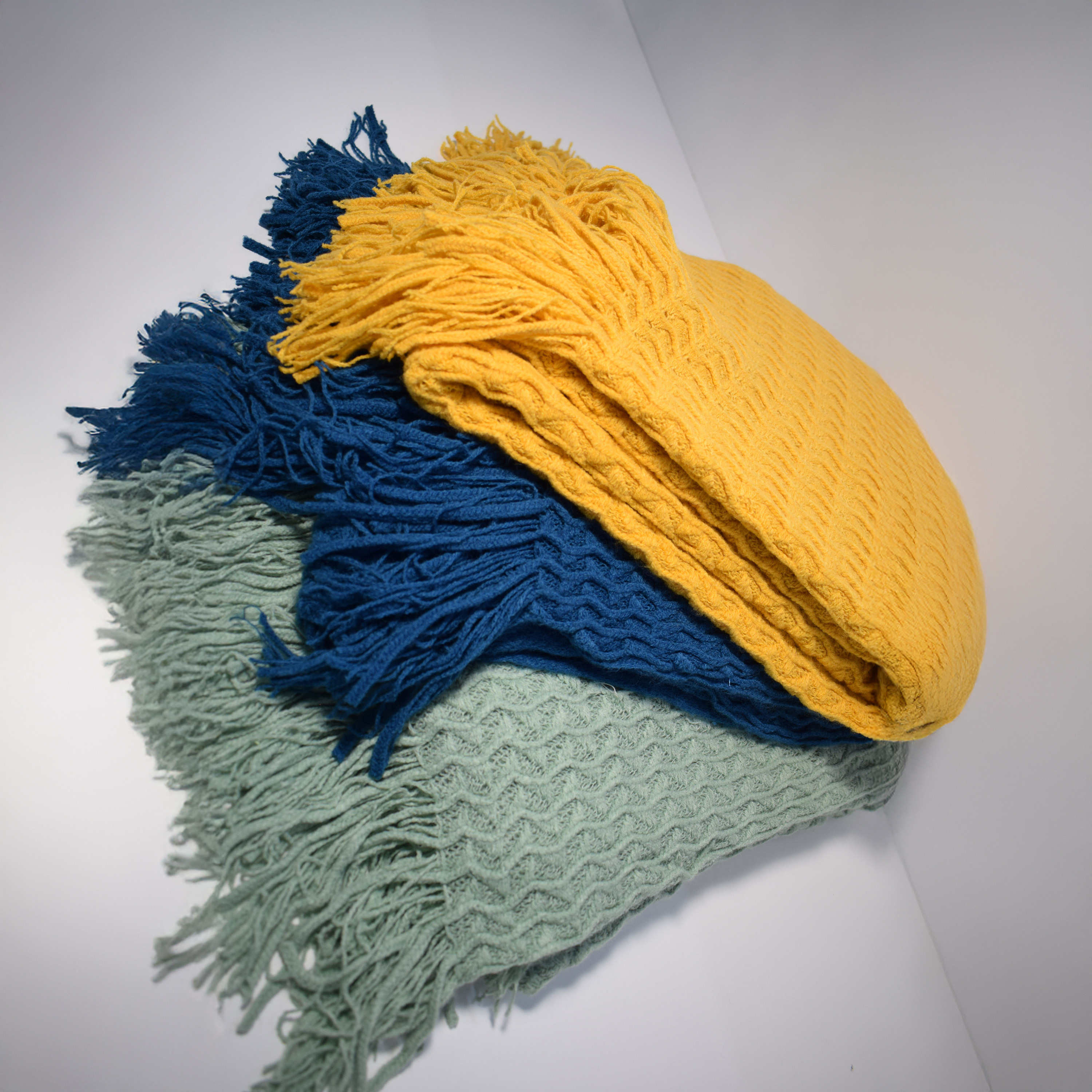 بطانية خفيفة أكريليك بارزة الملمس بشراشيب من كارلين ديكور - 127×152 سم-household-bedding-blankets-image-8