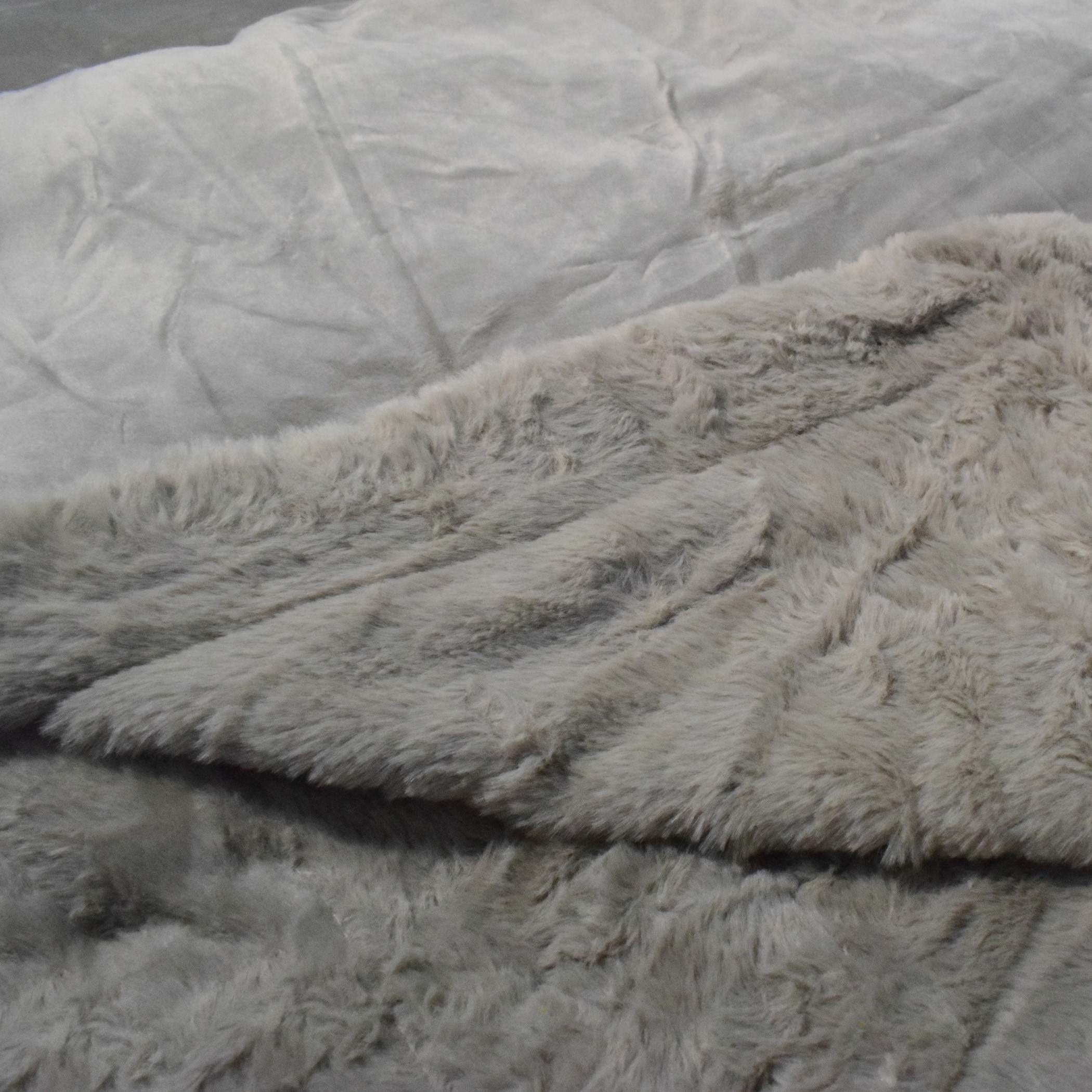 Karleen Decor Solid Rabbit Fur Flannel Double Blanket - 200x220 cm-household-bedding-blankets-image-2