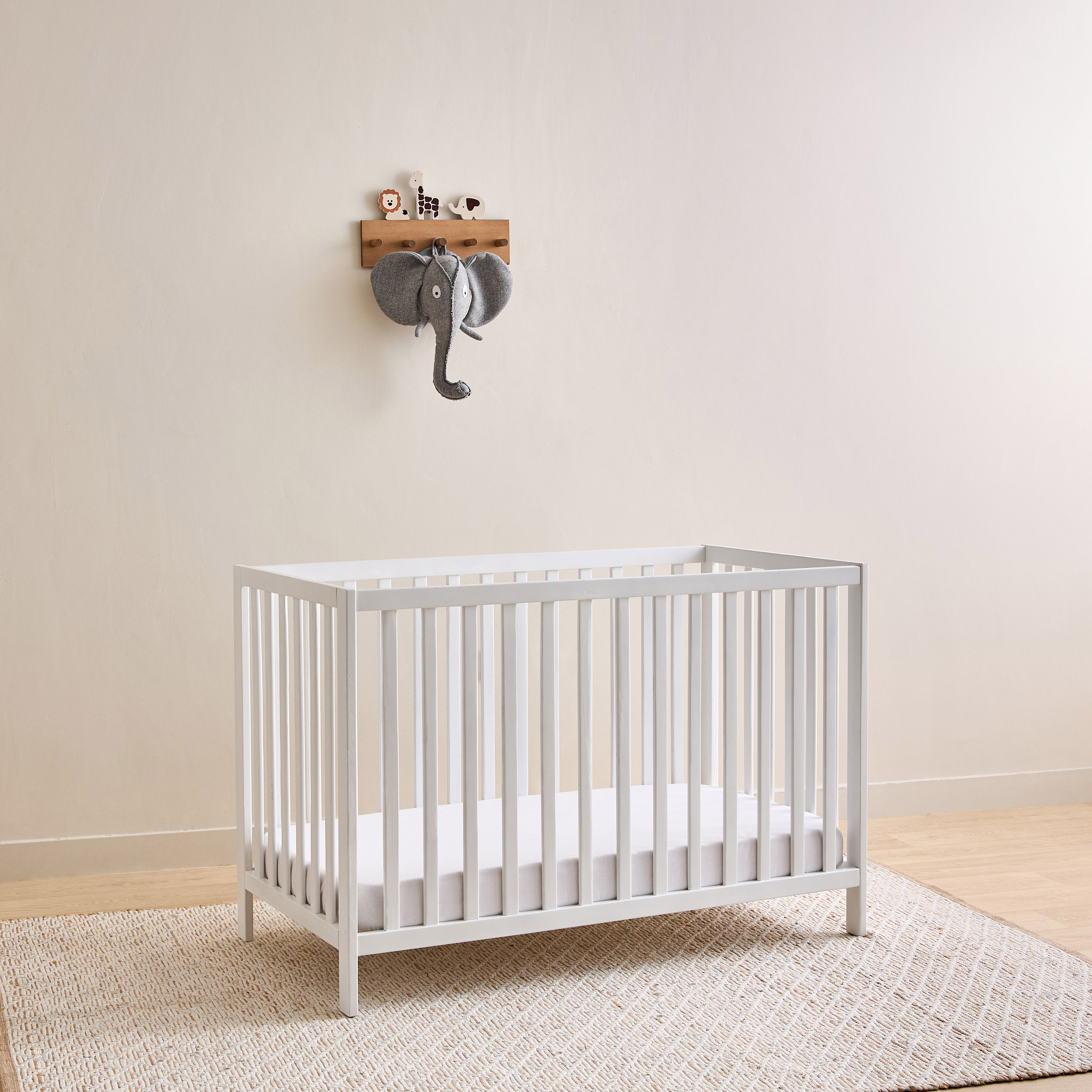 سرير أطفال بارتفاع قابل للتعديل دارفين من جونيورز - (حتى 3 سنوات)-baby-nursery-furniture-cribsandbeds-babycribs-image-3