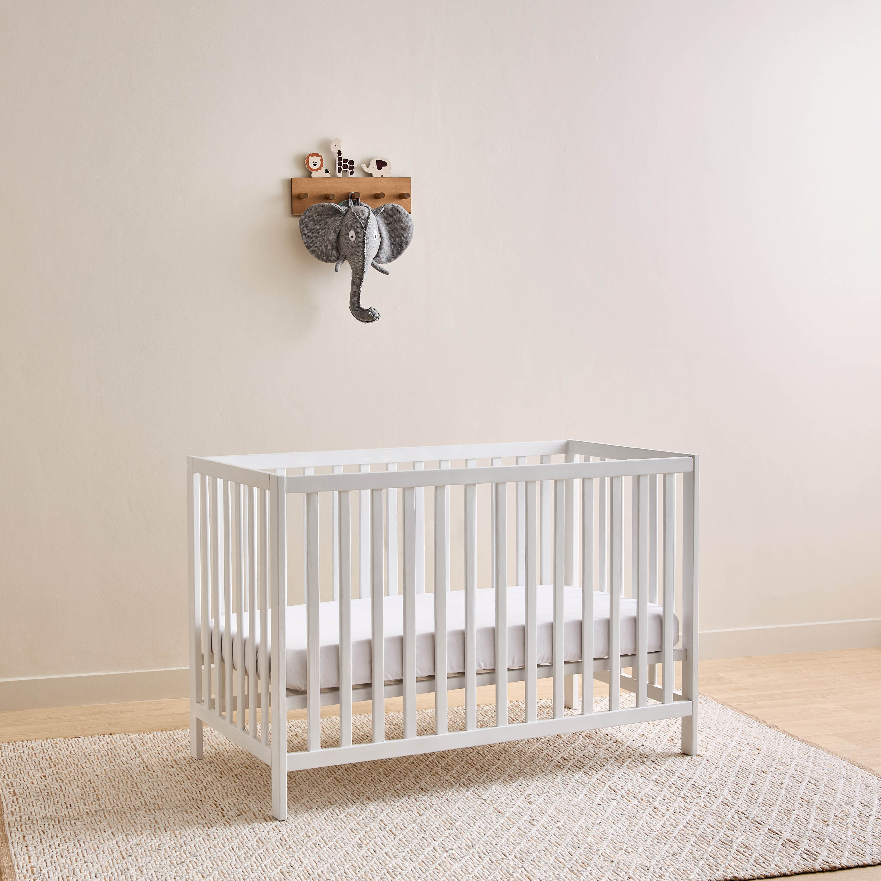 سرير أطفال بارتفاع قابل للتعديل دارفين من جونيورز - (حتى 3 سنوات)-baby-nursery-furniture-cribsandbeds-babycribs-image-4