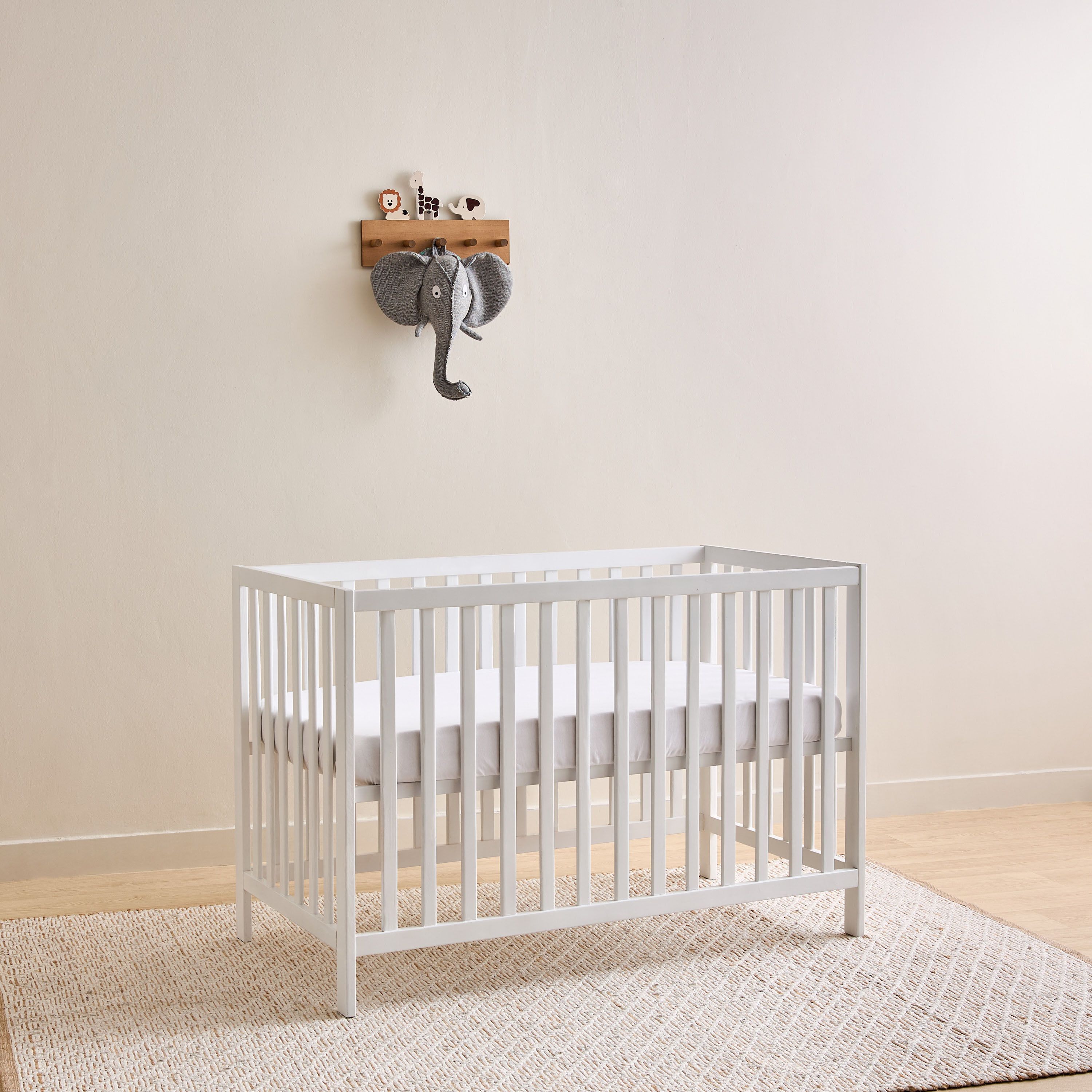 سرير أطفال بارتفاع قابل للتعديل دارفين من جونيورز - (حتى 3 سنوات)-baby-nursery-furniture-cribsandbeds-babycribs-image-5