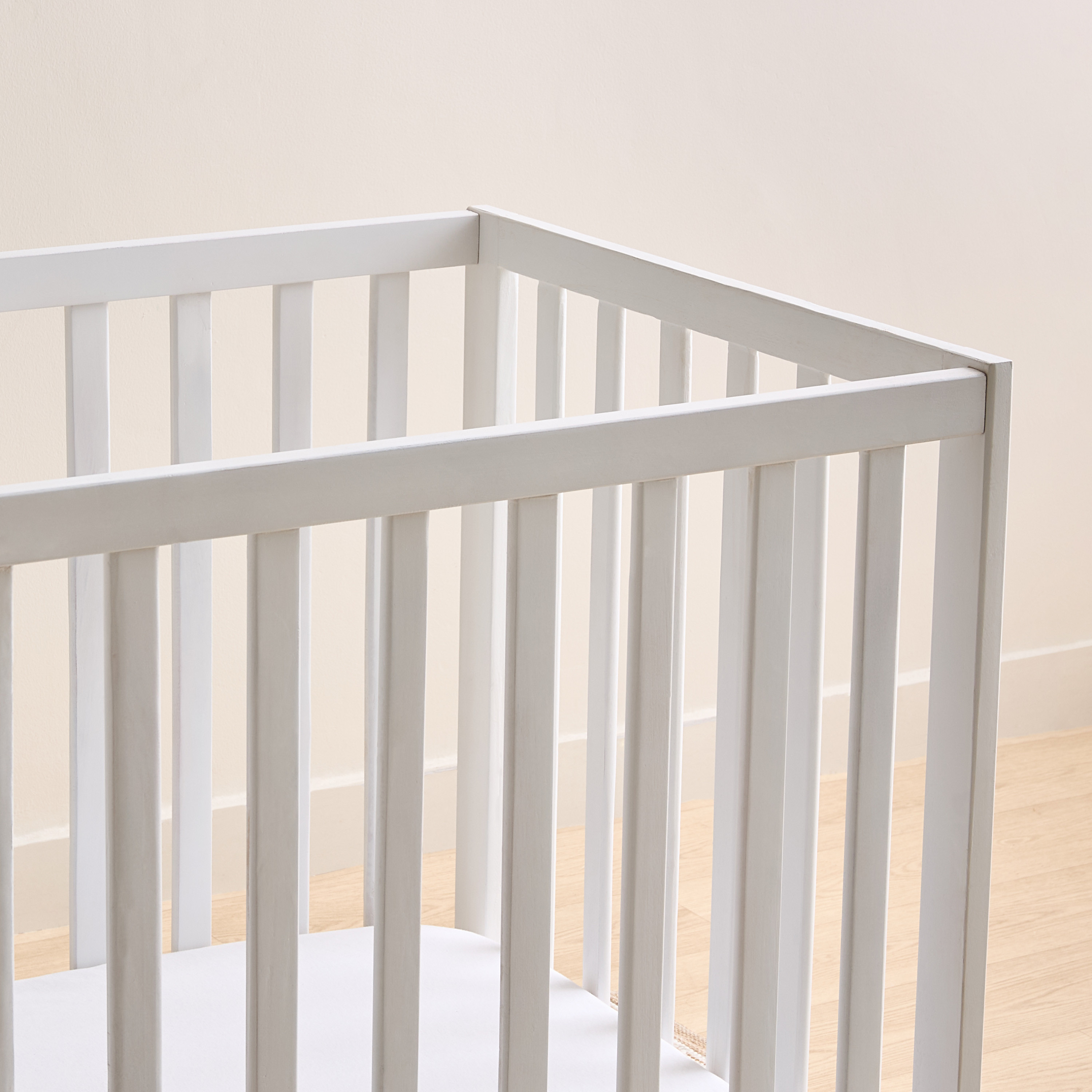 سرير أطفال بارتفاع قابل للتعديل دارفين من جونيورز - (حتى 3 سنوات)-baby-nursery-furniture-cribsandbeds-babycribs-image-8