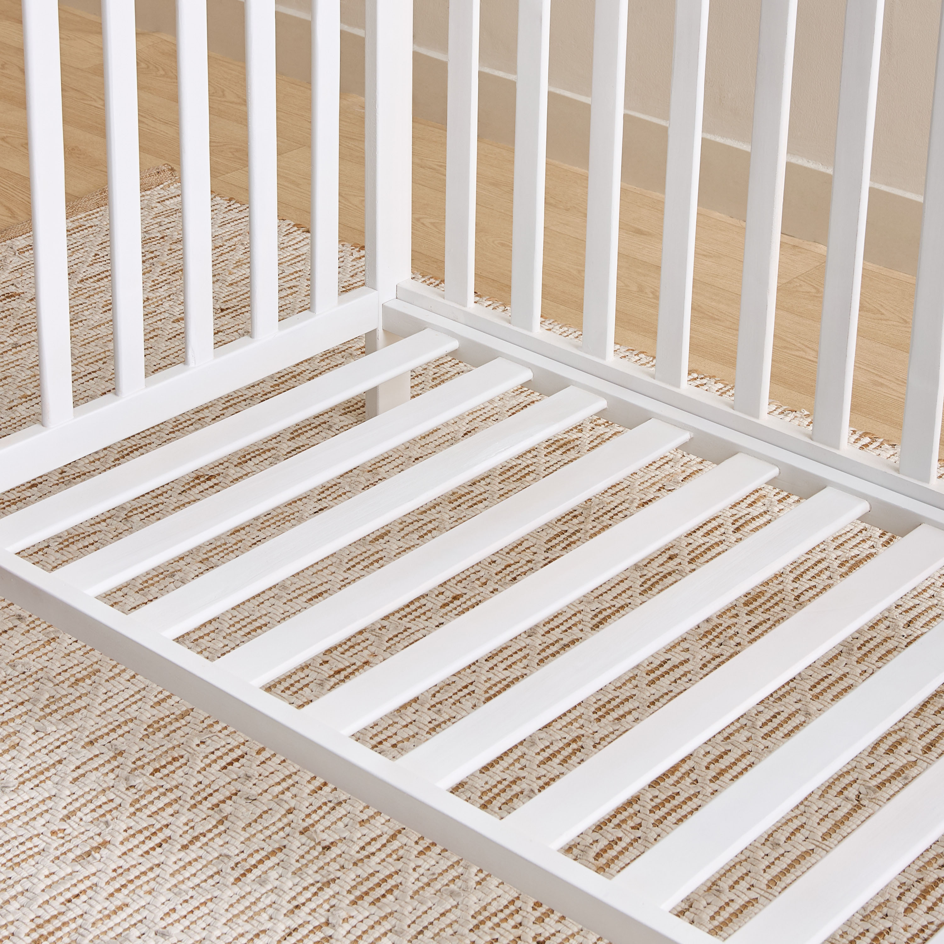 سرير أطفال بارتفاع قابل للتعديل دارفين من جونيورز - (حتى 3 سنوات)-baby-nursery-furniture-cribsandbeds-babycribs-image-9
