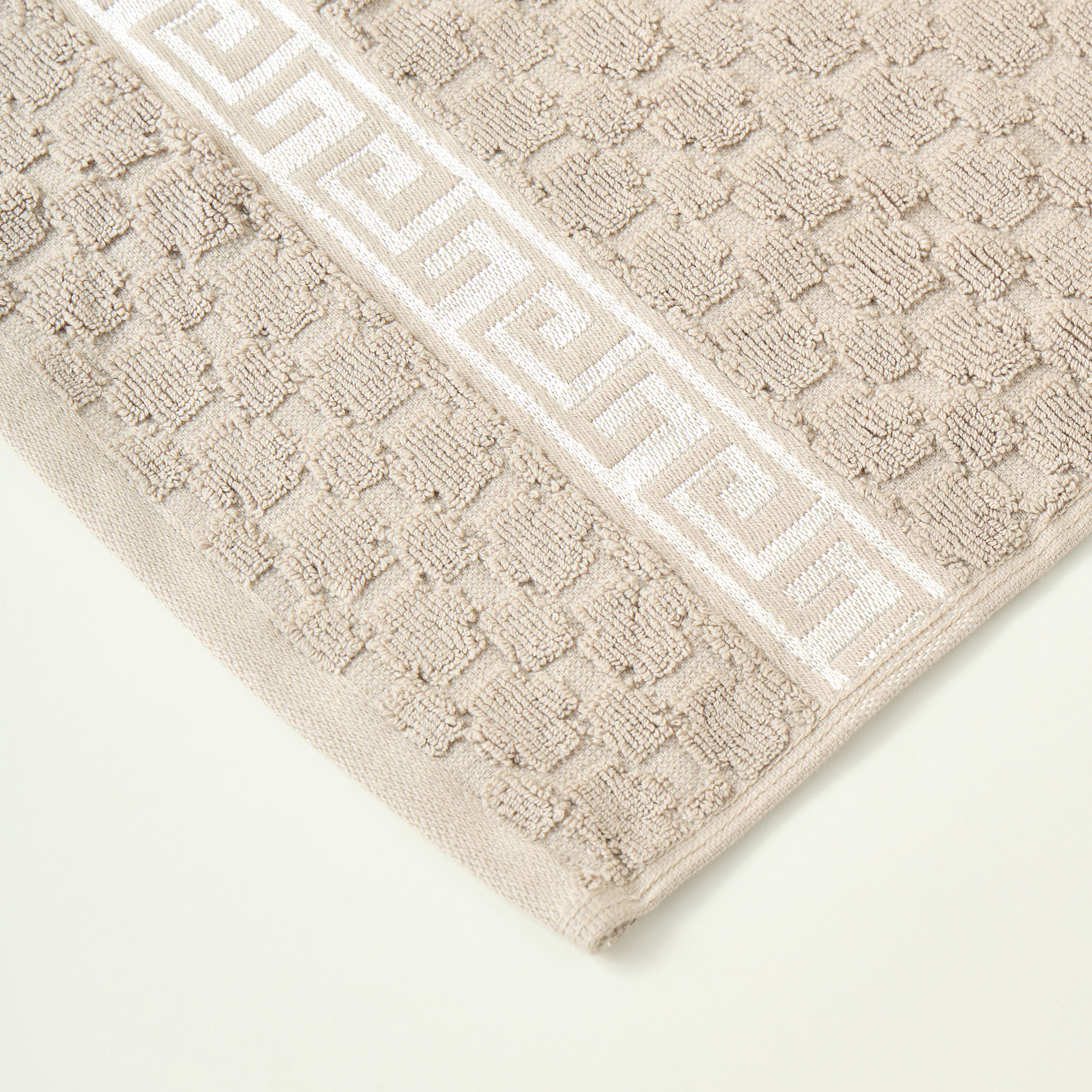 Gia Como Textured Bath Towel - 140x70 cms-household-bathandlaundry-bathlinen-towels-image-5