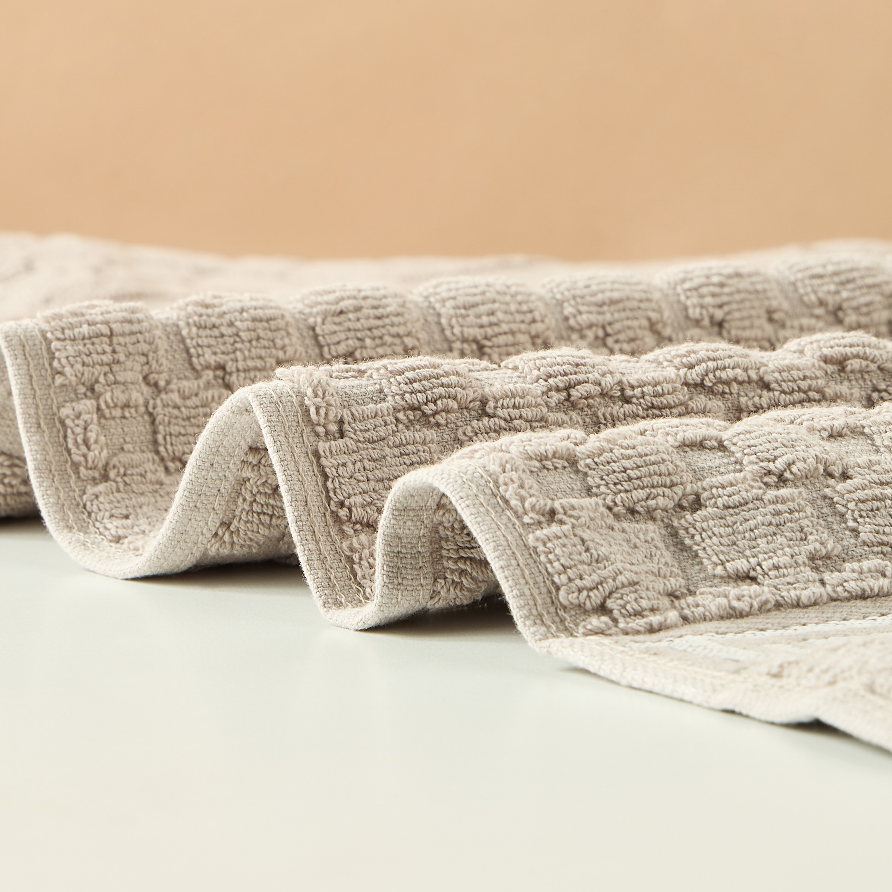 Gia Como Textured Bath Towel - 140x70 cms-household-bathandlaundry-bathlinen-towels-image-6