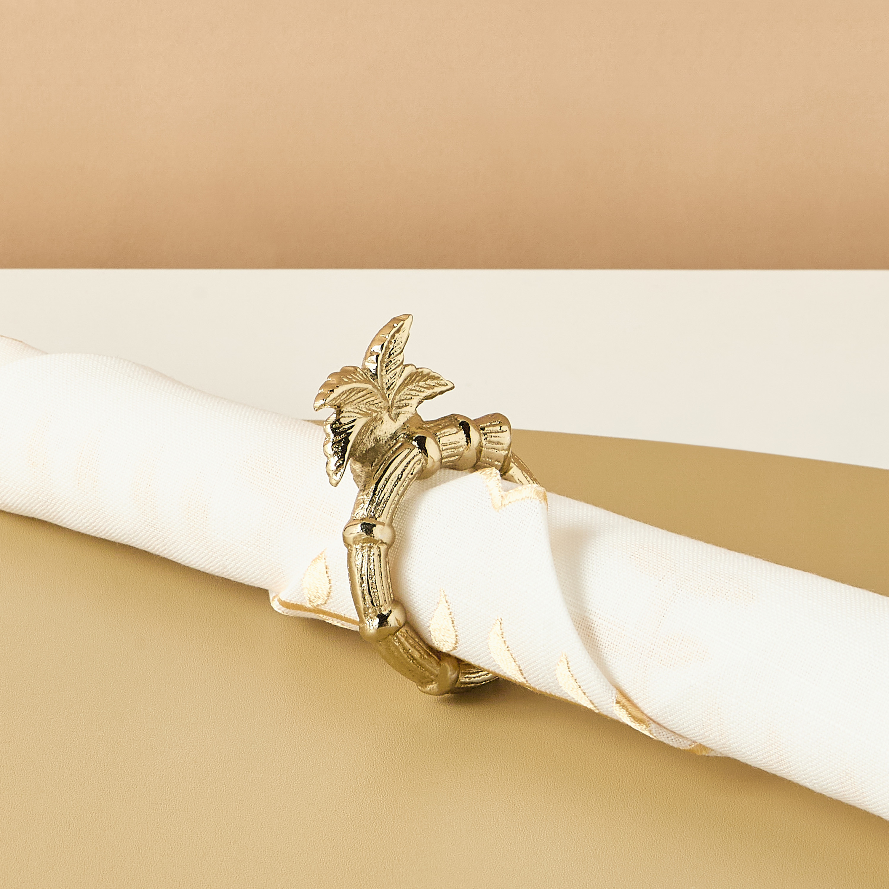 Metal Palm Napkin Ring - 5 cms-household-dining-tablelinen-napkinsandaccessories-image-1