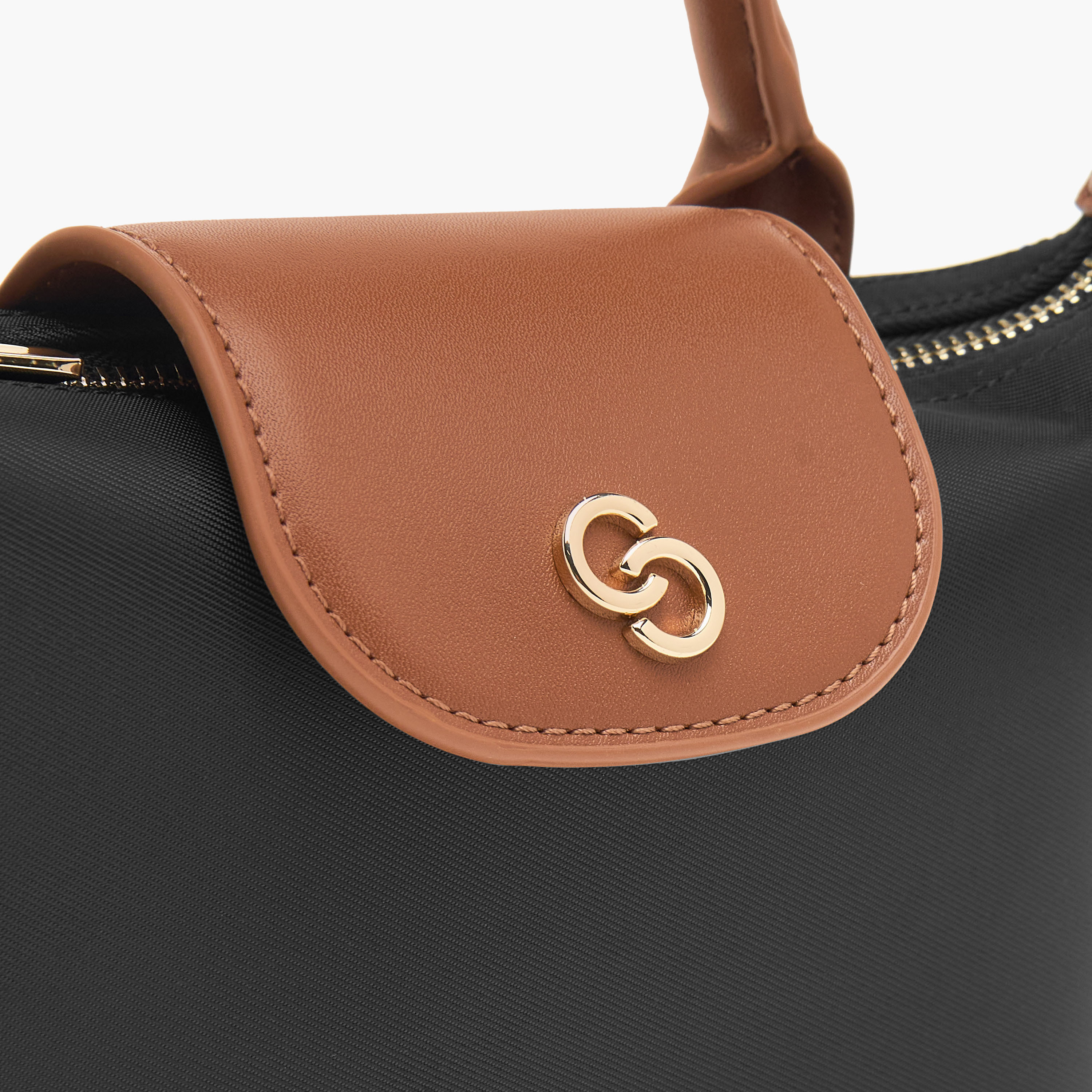 شنطة كروس بودي بقوالب ملونة وحزام قابل للفصل وطية إغلاق من سيليست-women-bagsandwallets-handbags-image-4