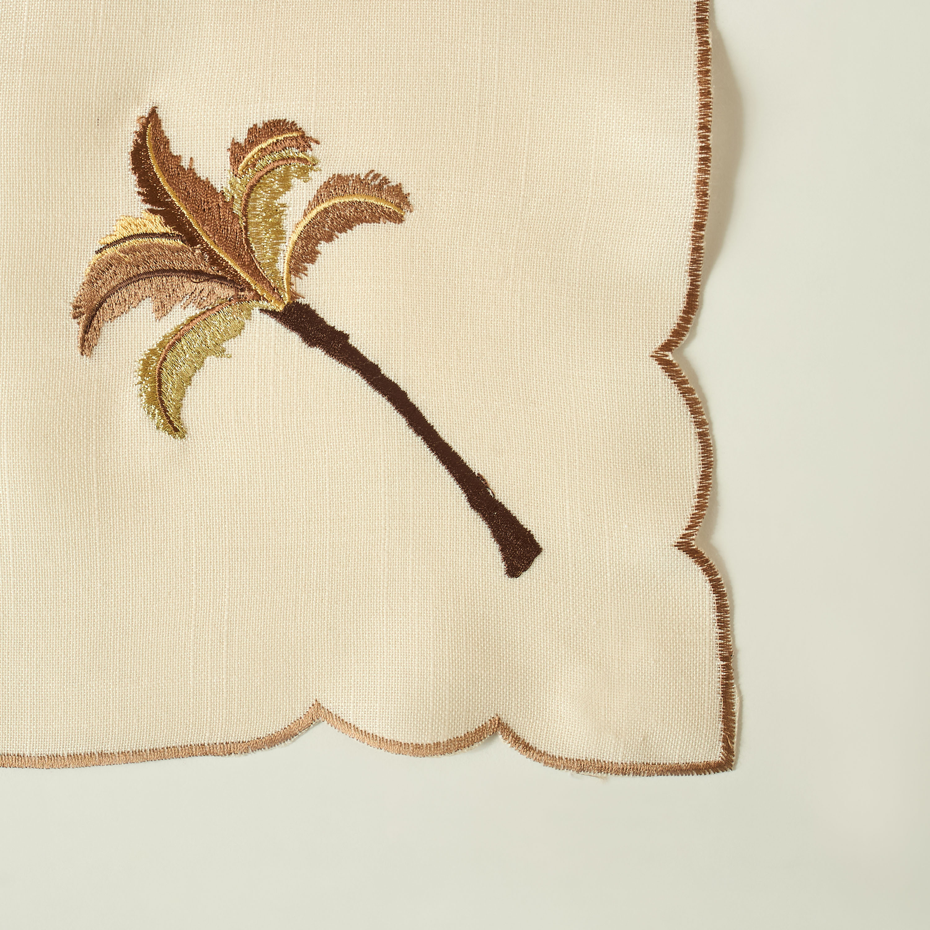 طقم مناديل مطرزة 4 قطع بتصميم نخيل - 43x43 سم-household-dining-tablelinen-napkinsandaccessories-image-3