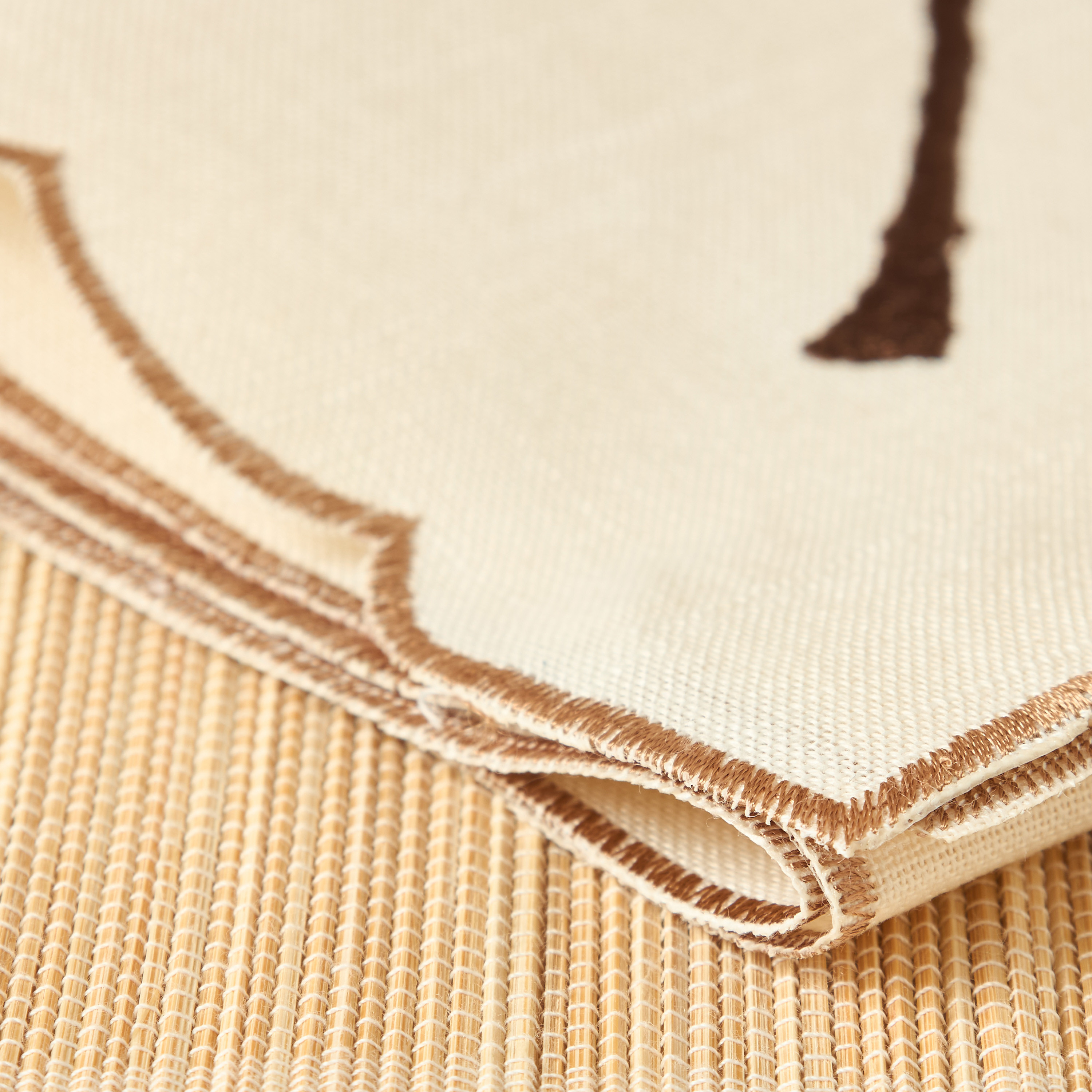 طقم مناديل مطرزة 4 قطع بتصميم نخيل - 43x43 سم-household-dining-tablelinen-napkinsandaccessories-image-5