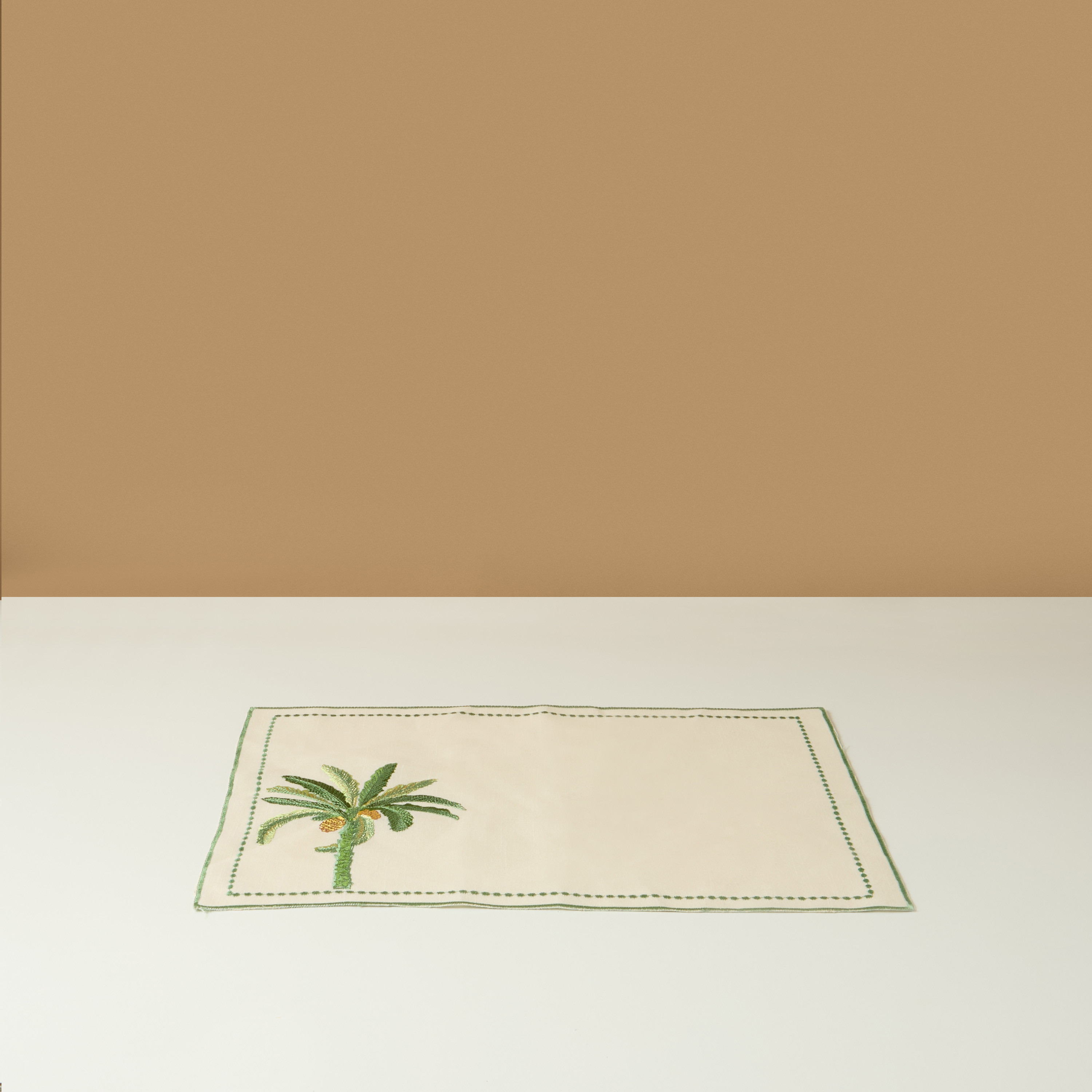 طقم لبادات صحون مطرزة بأشجار النخيل - 4 قطع - 45x30 سم-household-dining-tablelinen-placemats-image-2