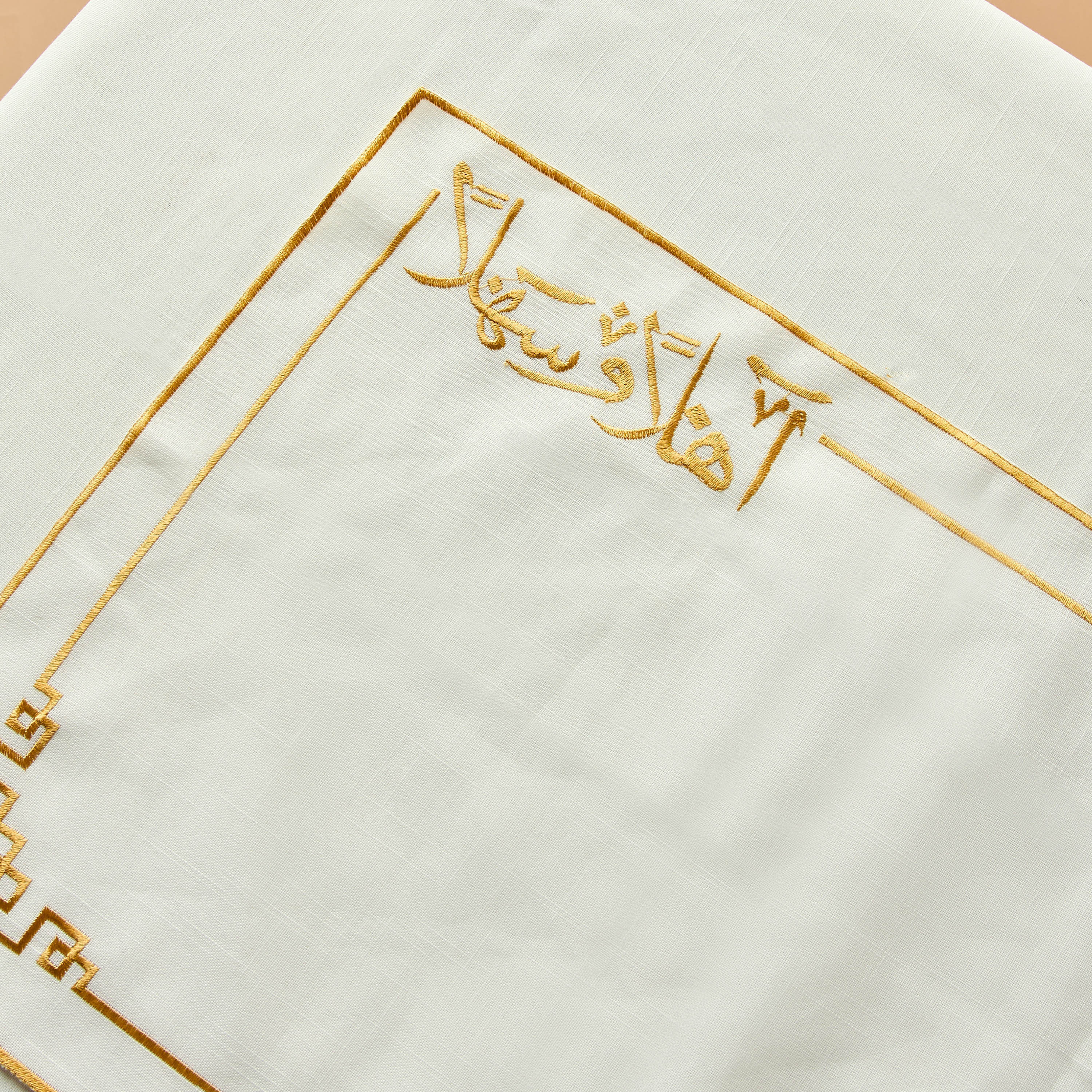 مفرش بتزيينات خط عربي من فرح - 180x35 سم-household-dining-tablelinen-runnersandtablecovers-image-3