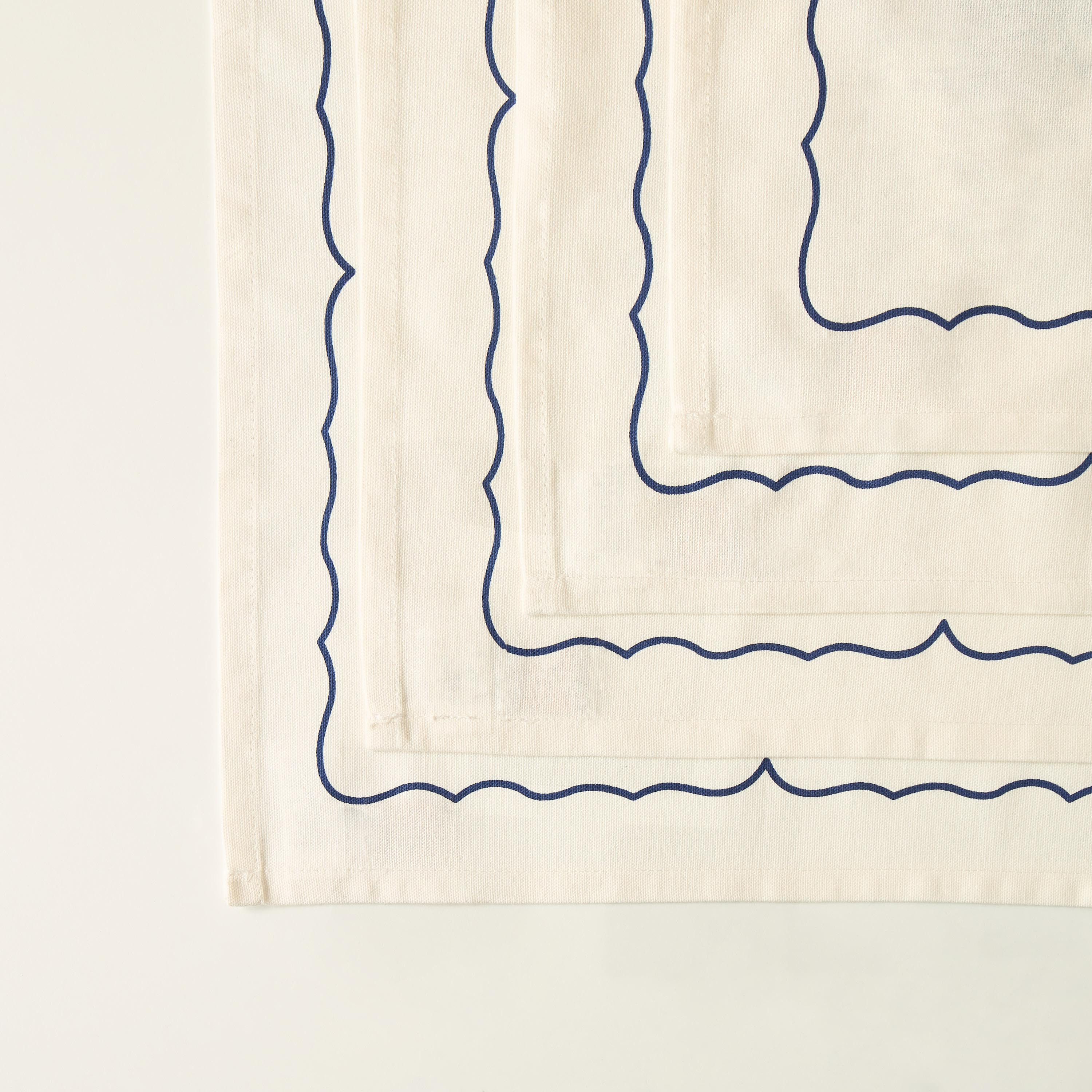 Gia Como 4-Piece Embroidered Napkin Set - 45x45 cms-household-dining-tablelinen-napkinsandaccessories-image-3