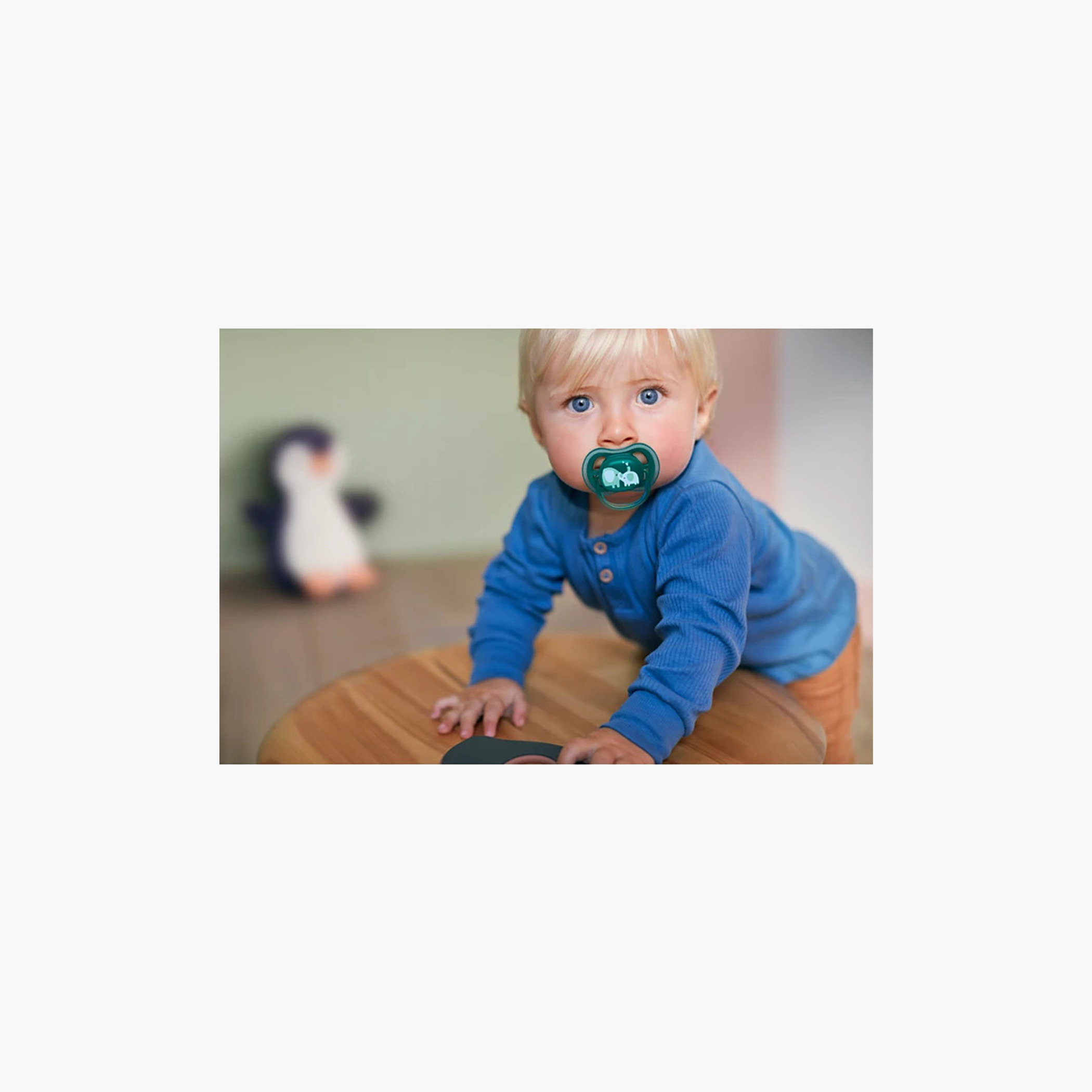 طقم لهاية فائقة التهوية قطعتين من فيليبس أفنت - 18 شهر وما فوق-baby-feeding-pacifiers-image-1