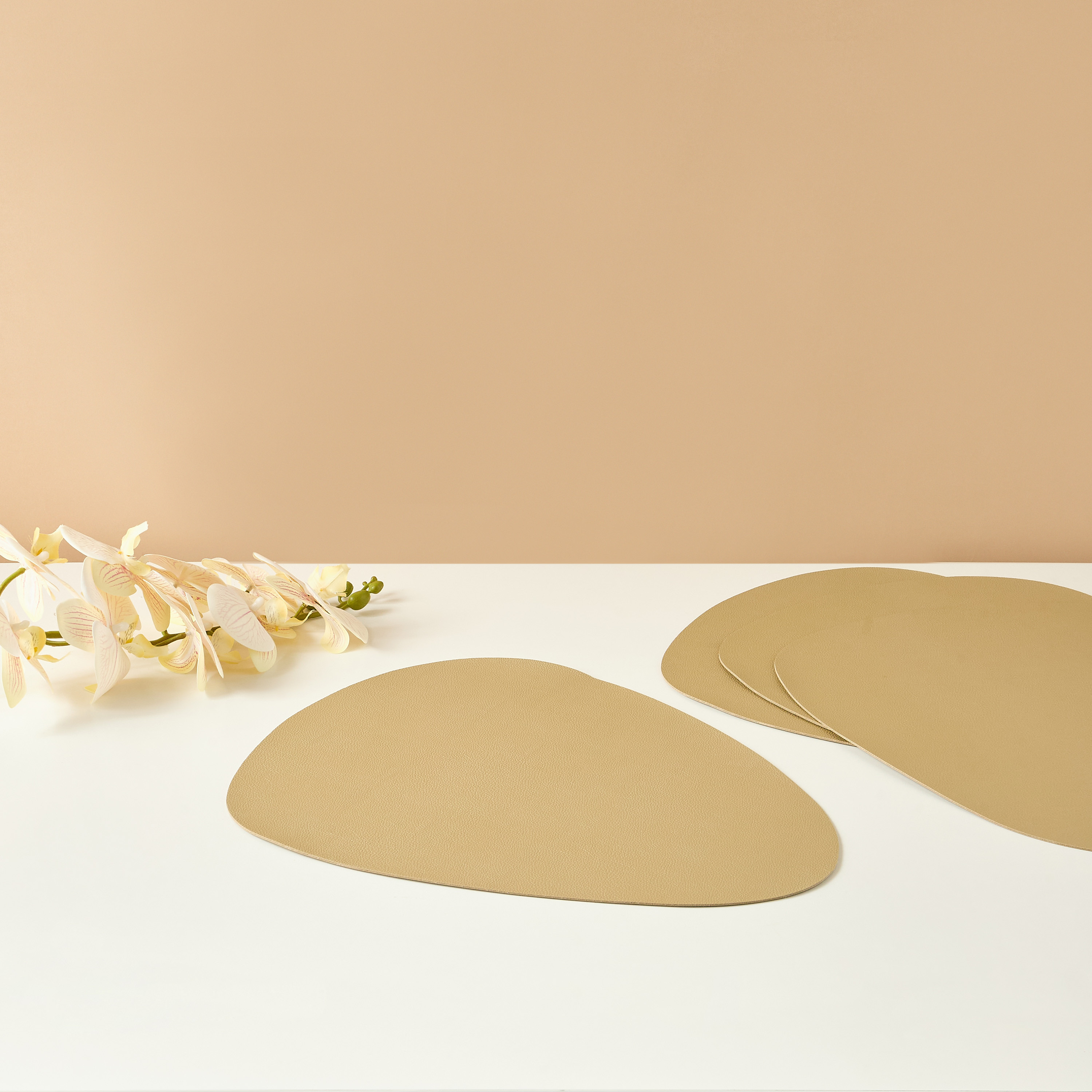 طقم لبادات صحون جلد الصناعي 4 قطع من بيبل - 42x32 سم-household-dining-tablelinen-placemats-image-1