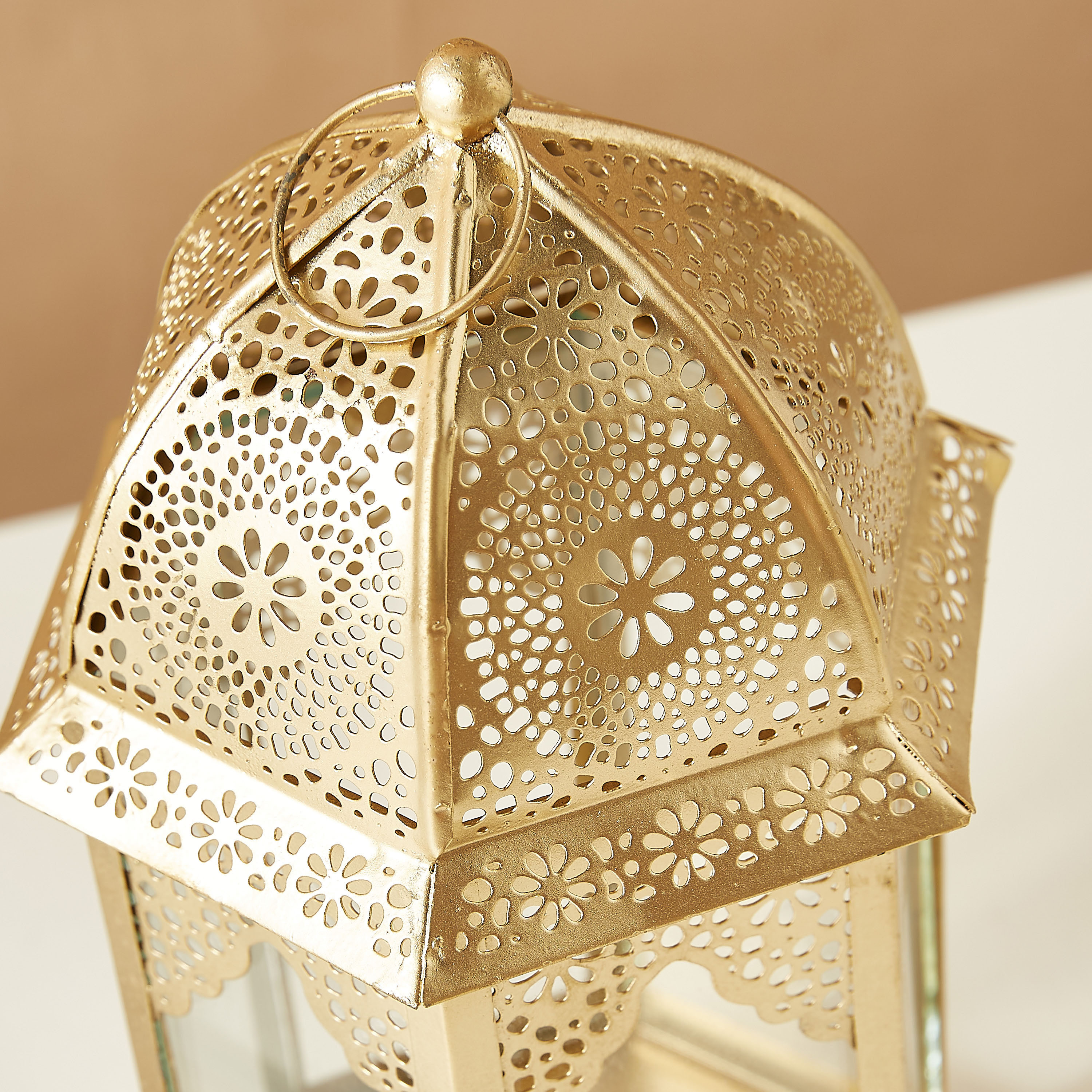 فانوس معدن بتفاصيل مفرغة - 22 سم-household-decor-candleholdersandlanterns-image-5