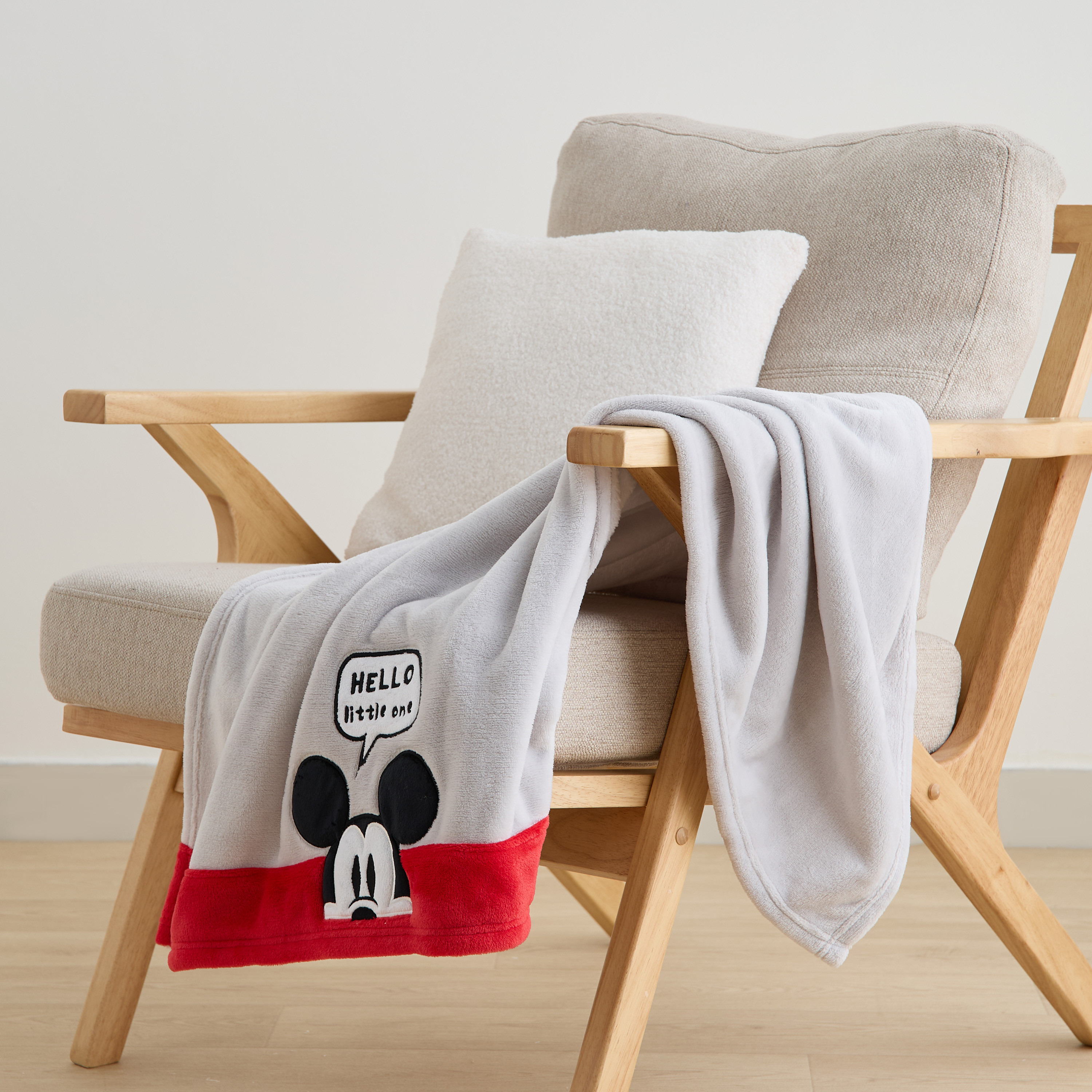 Disney Mickey Mouse Applique Raschel Blanket - 76x102 cm-baby-nursery-blanketsandswaddles-blanketsandquilts-image-2