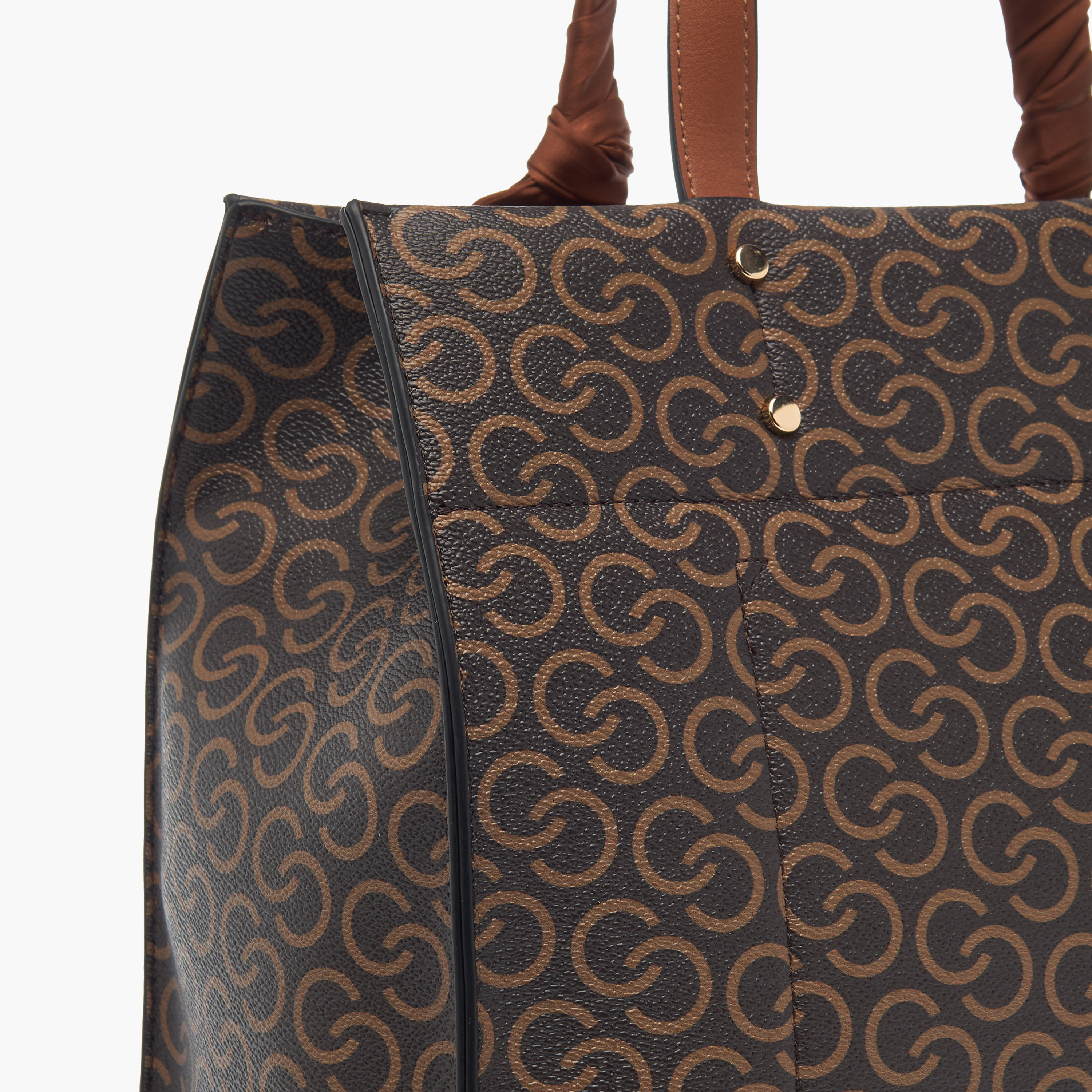 شنطة توتي بطبعات مونوجرام وحزام قابل للتعديل وسحاب إغلاق من سيليست-women-bagsandwallets-handbags-image-6