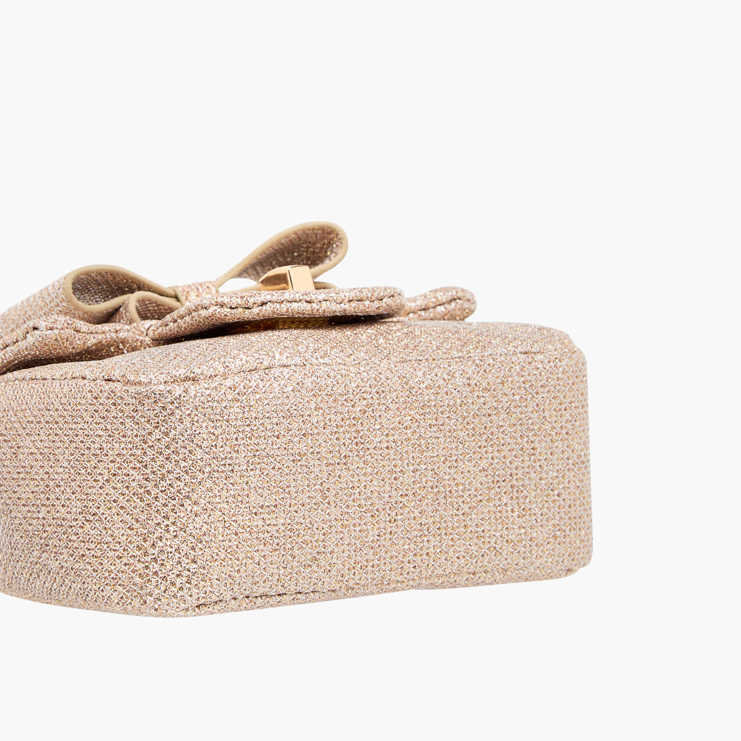 شنطة كروس بودي بفيونكة وبحزام سلسلة وزر إغلاق تويست من ليتل ميسي-girls-accessories-bags-image-6