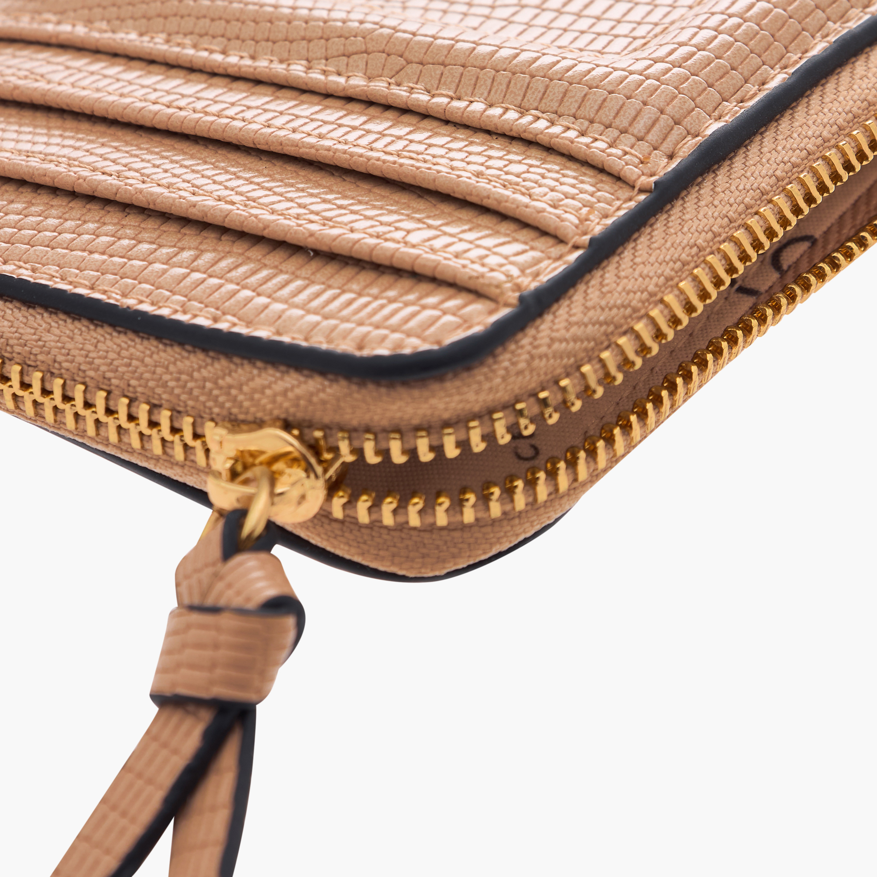 محفظة بارزة الملمس بسحاب إغلاق من سيليست-women-bagsandwallets-wallets-image-3