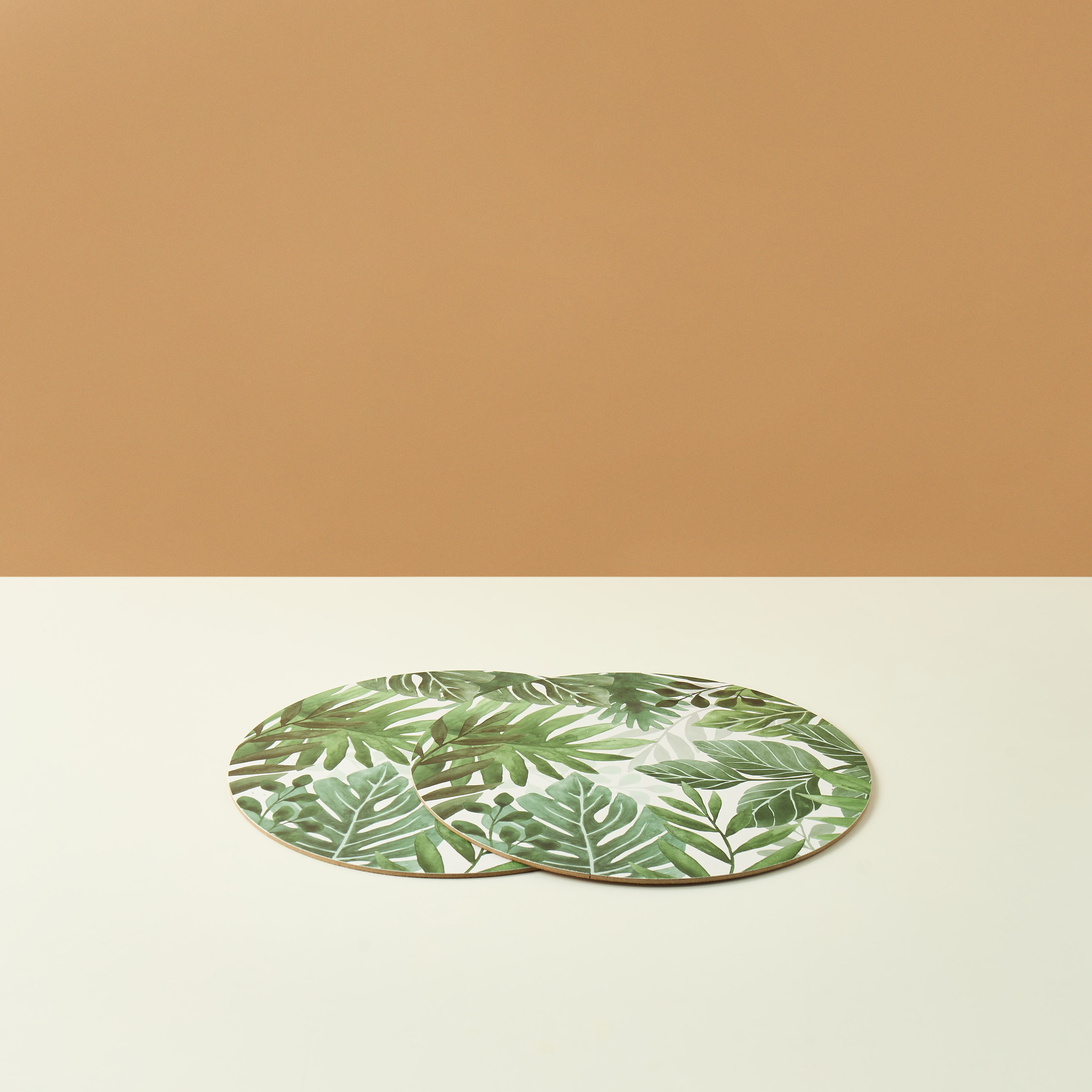 Leaf Print 2-Piece Round Cork Placemat Set - 30 cms-household-decor-decorativeobjectsandsculptures-image-2
