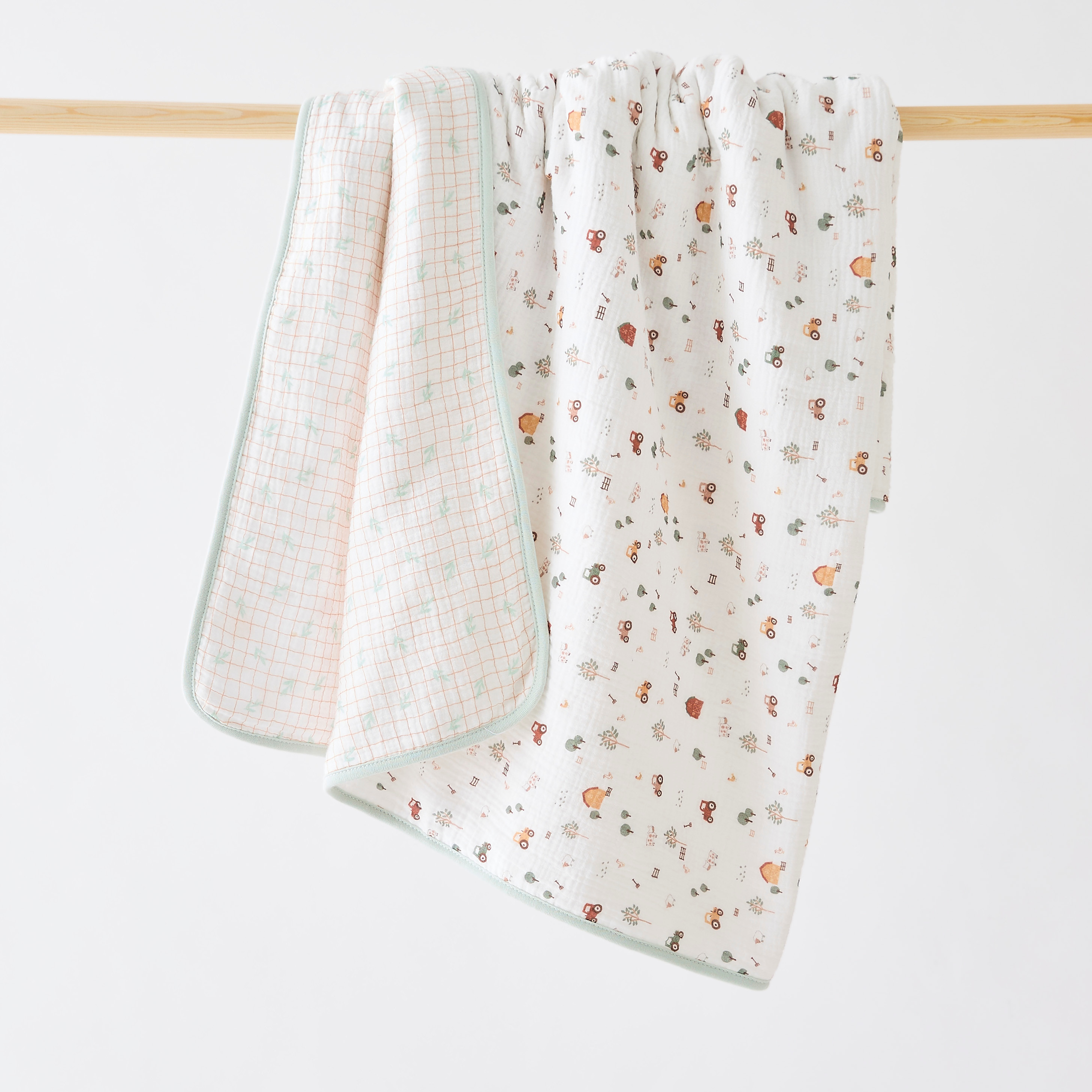 Juniors Farmyard Print Muslin Swaddle Blanket - 100x100 cm-baby-nursery-blanketsandswaddles-swaddlesandsleepingbags-image-1