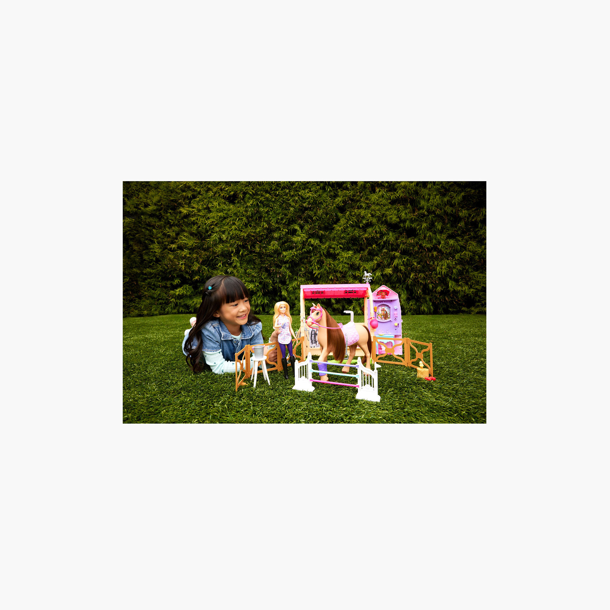 مجموعة لعب إسطبل مع دمية وحصان وإكسسوارات وأكثر من 25 قطعة مع 6 مناطق للعب من باربي-toys-dollsandplaysets-dollplaysets-image-2
