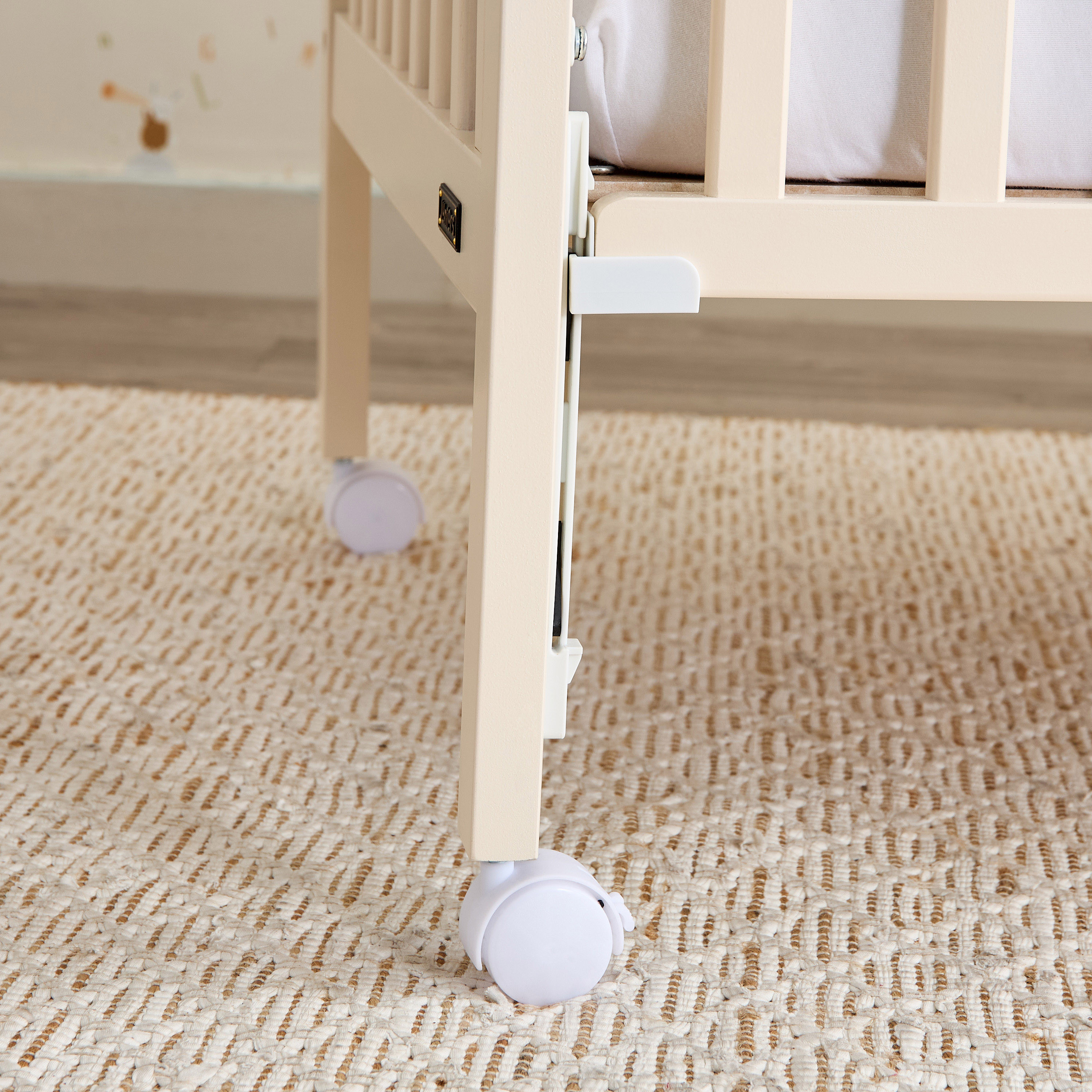 Juniors Henry Crib with Adjustable Height (Up to 3 years)-baby-nursery-furniture-cribsandbeds-babycribs-image-9