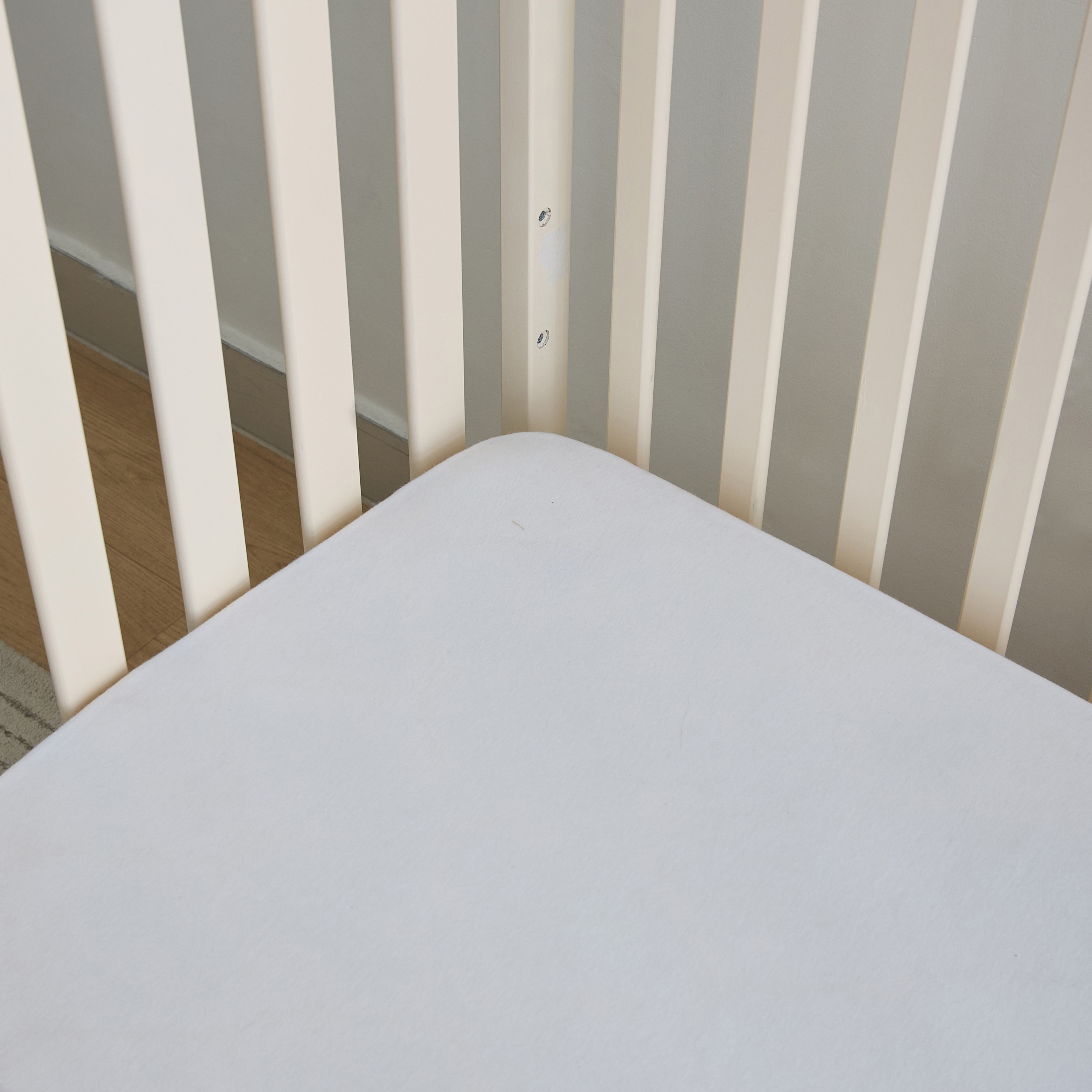 Juniors Charlotte Portable Wooden Crib-baby-nursery-furniture-cribsandbeds-babycribs-image-10