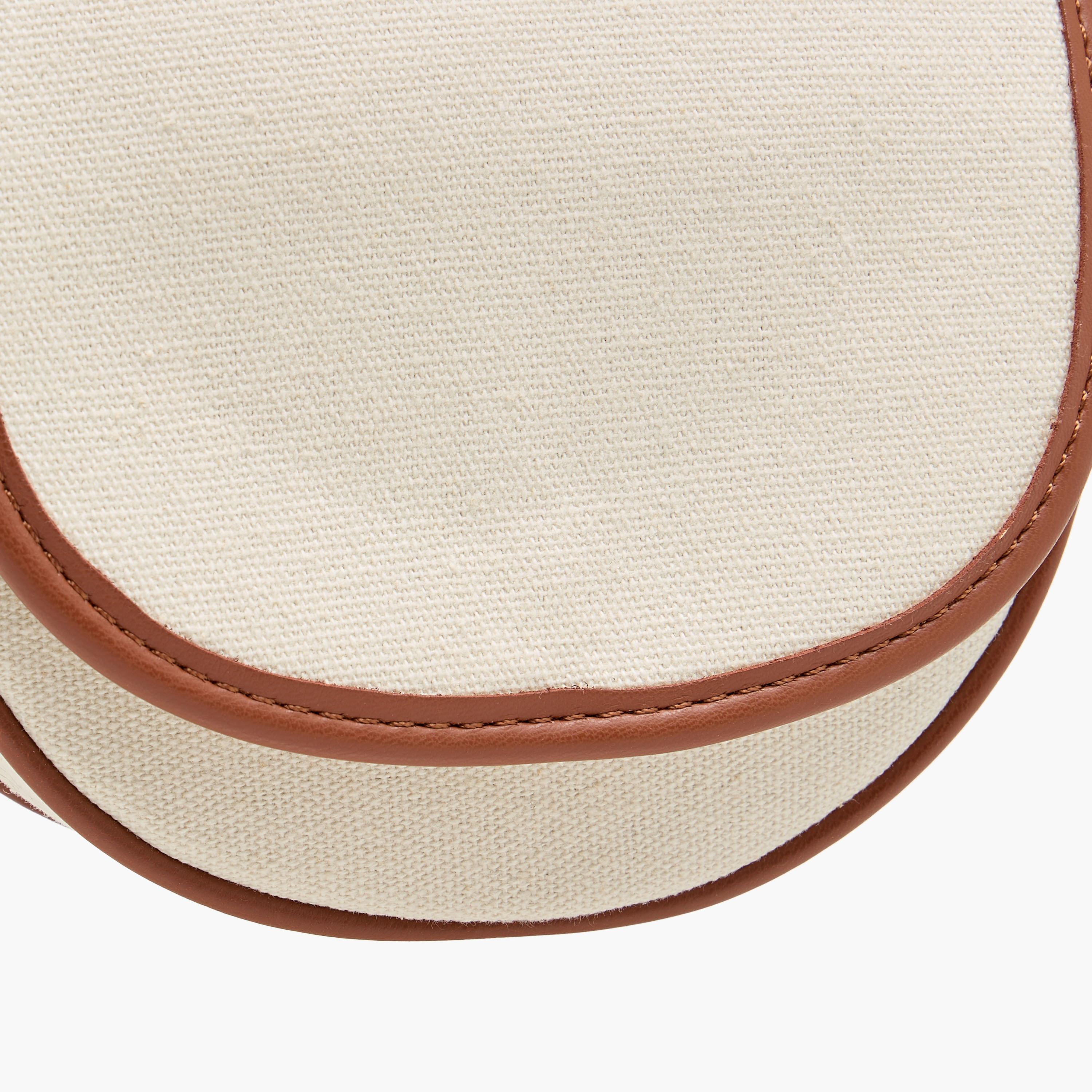 شنطة كروس بودي بارزة الملمس بحزام قابل للفصل وطية إغلاق من تشارمز-girls-accessories-bags-image-4
