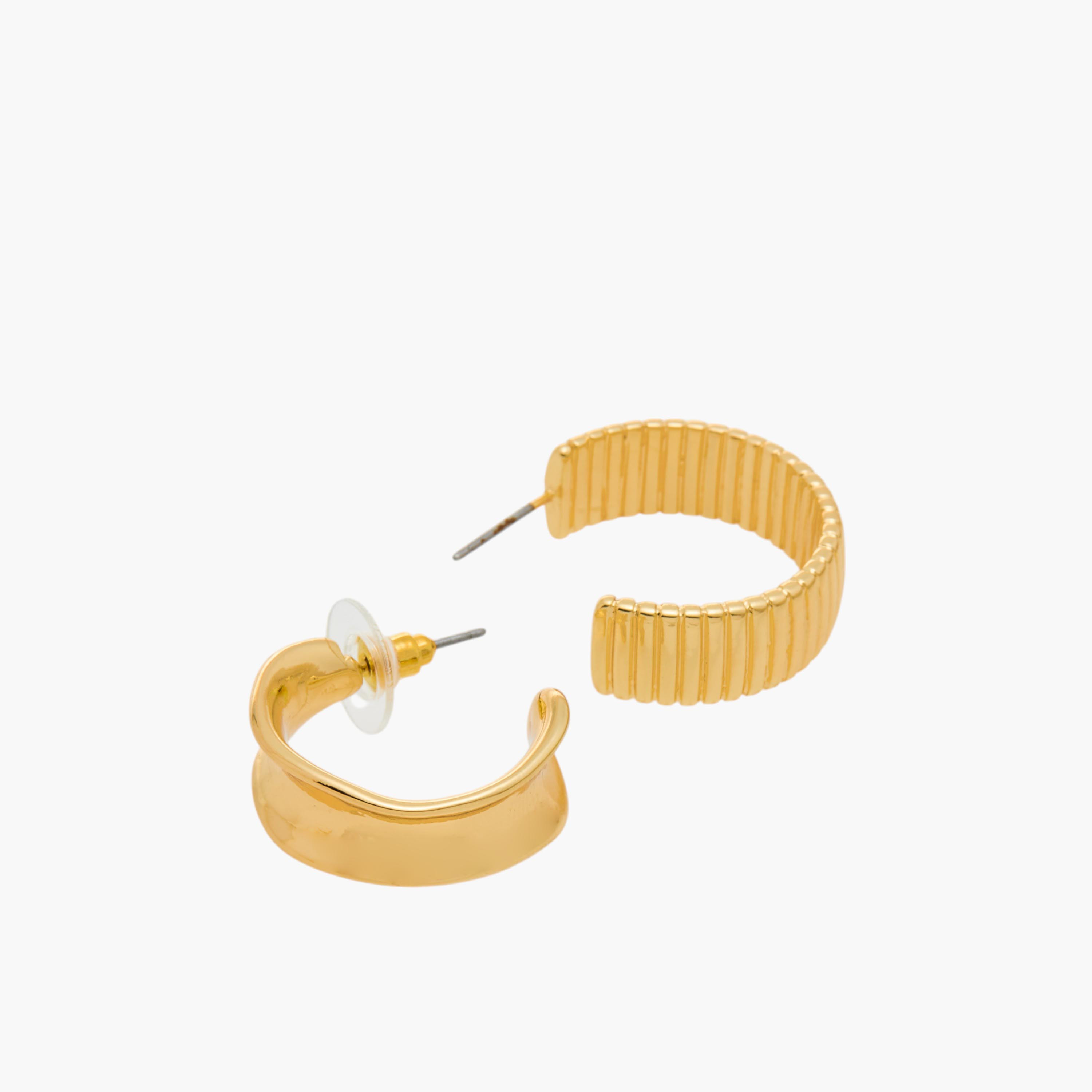 حلقان طوق ميتاليك بارزة الملمس بمكبس إغلاق خلفي - طقم 3 أزواج-women-watchesandjewellery-jewellery-earrings-image-6