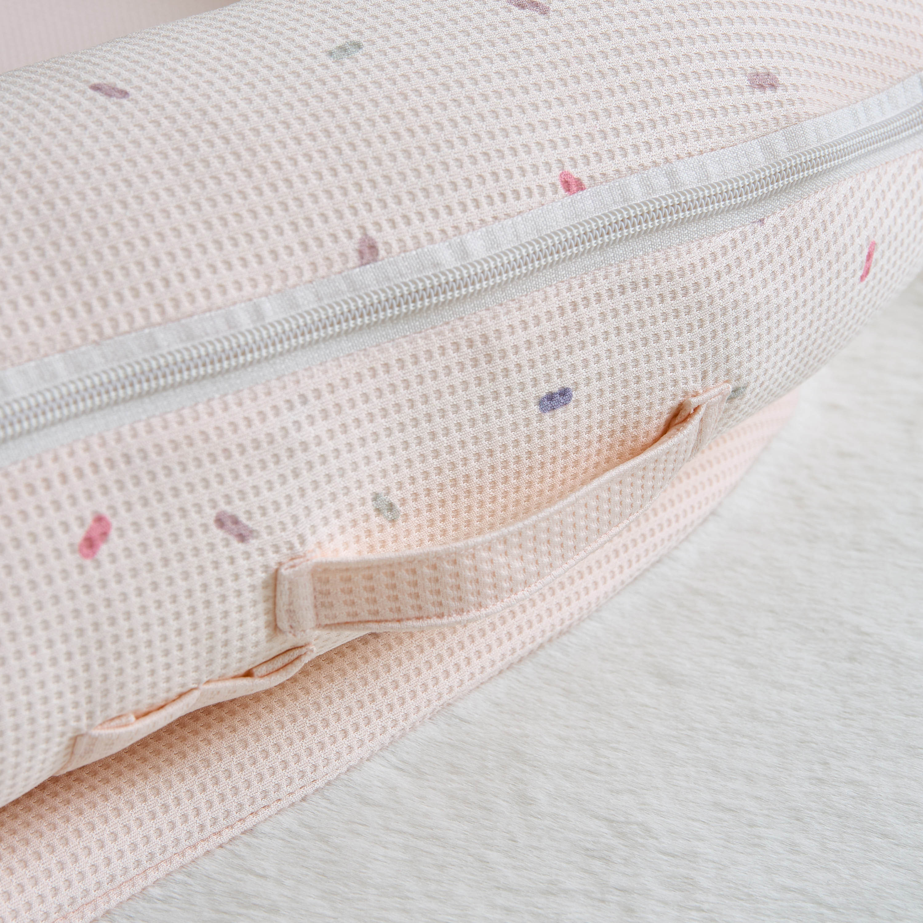 شنطة نوم وافل بارز الملمس وطبعات مع ناموسية من جيجلز-baby-nursery-blanketsandswaddles-swaddlesandsleepingbags-image-8
