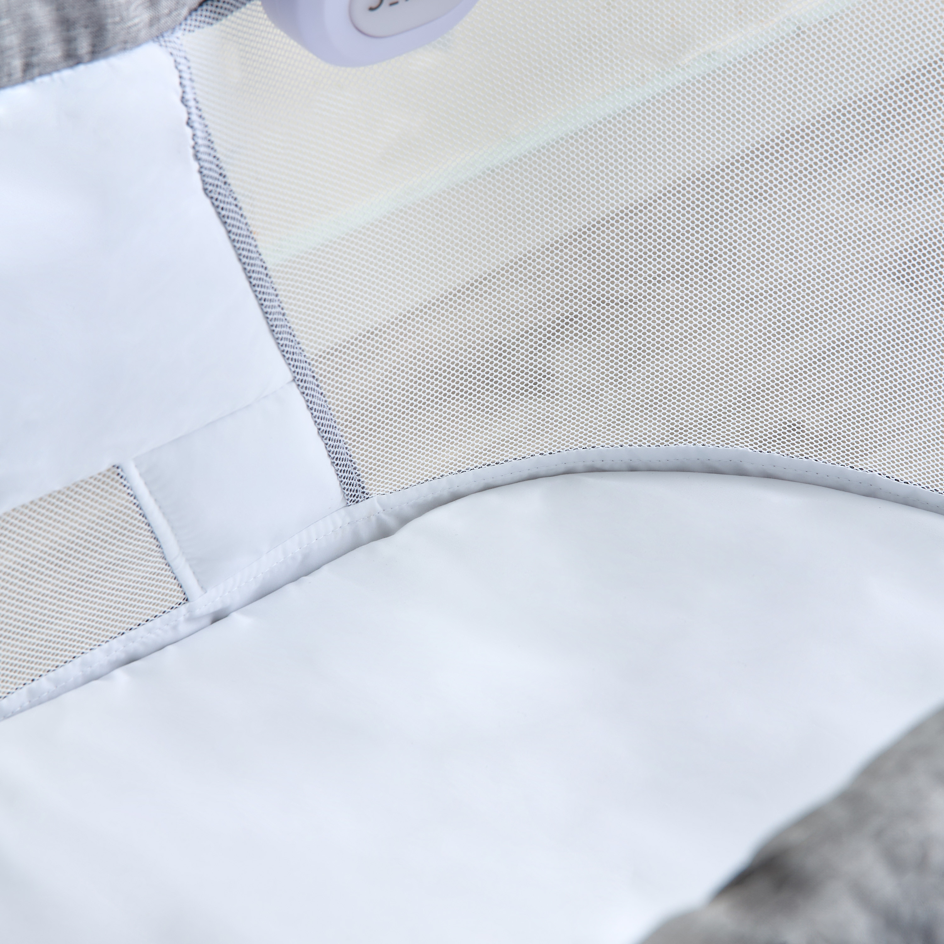 سرير أطفال بموسيقى وهز هارولد من جونيورز-baby-nursery-furniture-cribsandbeds-bassinets-image-10