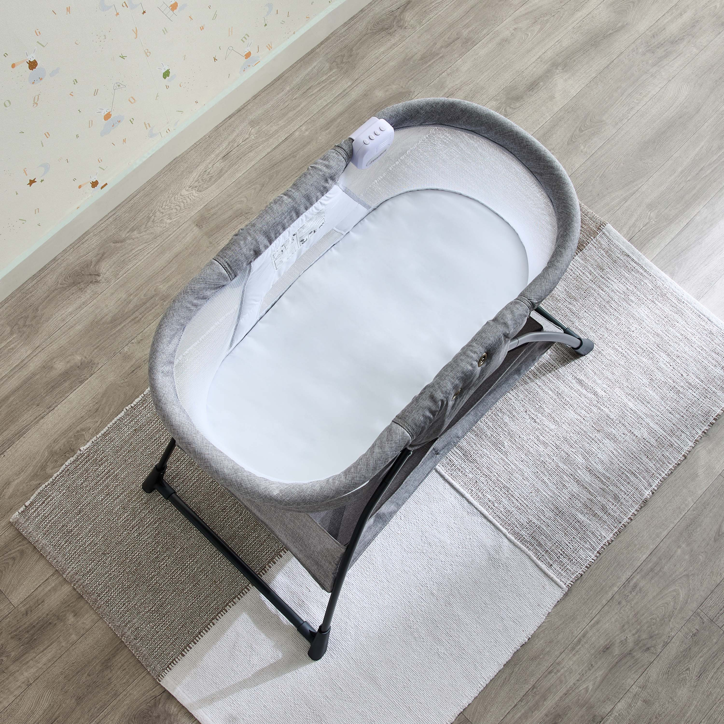 سرير أطفال بموسيقى وهز هارولد من جونيورز-baby-nursery-furniture-cribsandbeds-bassinets-image-4