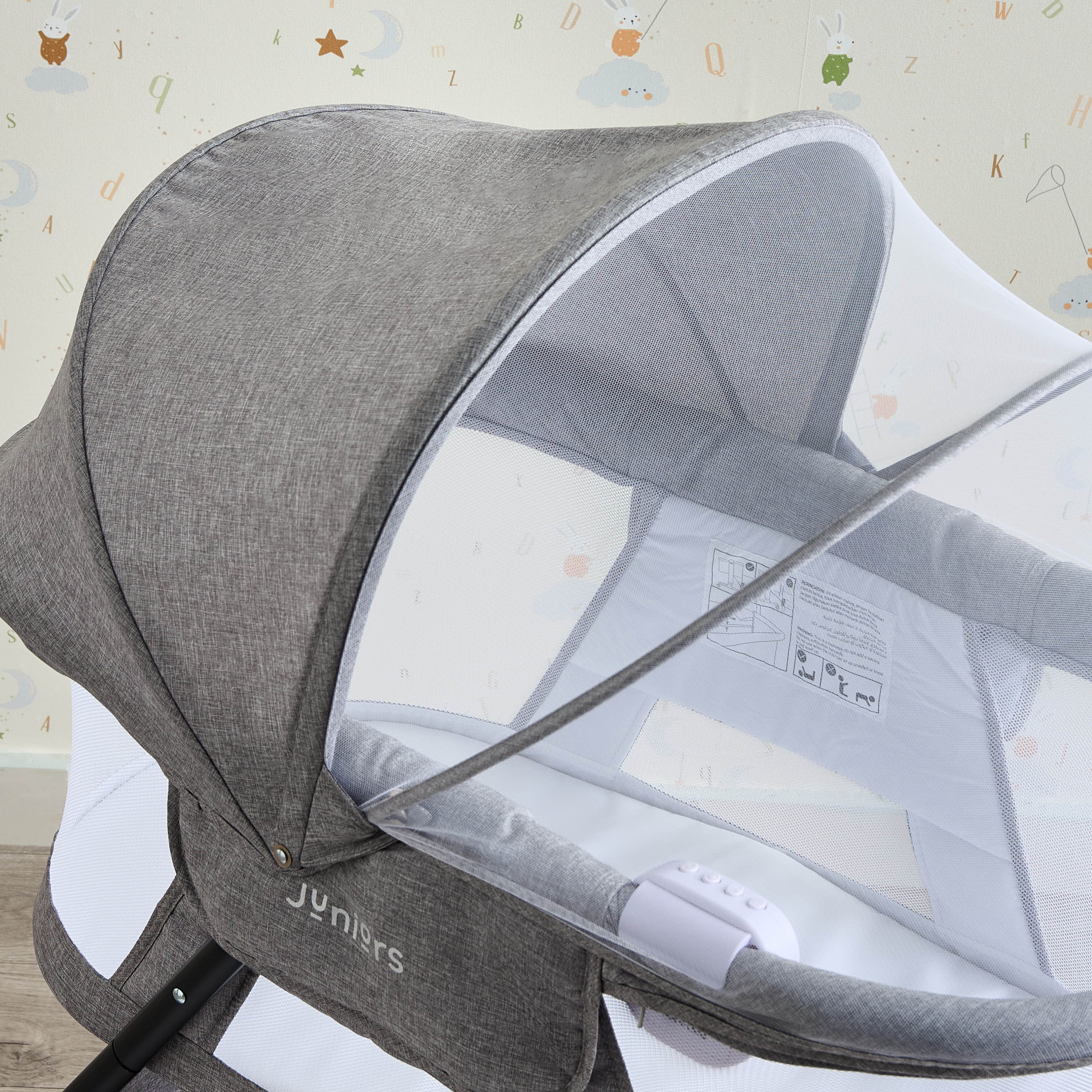 سرير أطفال بموسيقى وهز هارولد من جونيورز-baby-nursery-furniture-cribsandbeds-bassinets-image-5