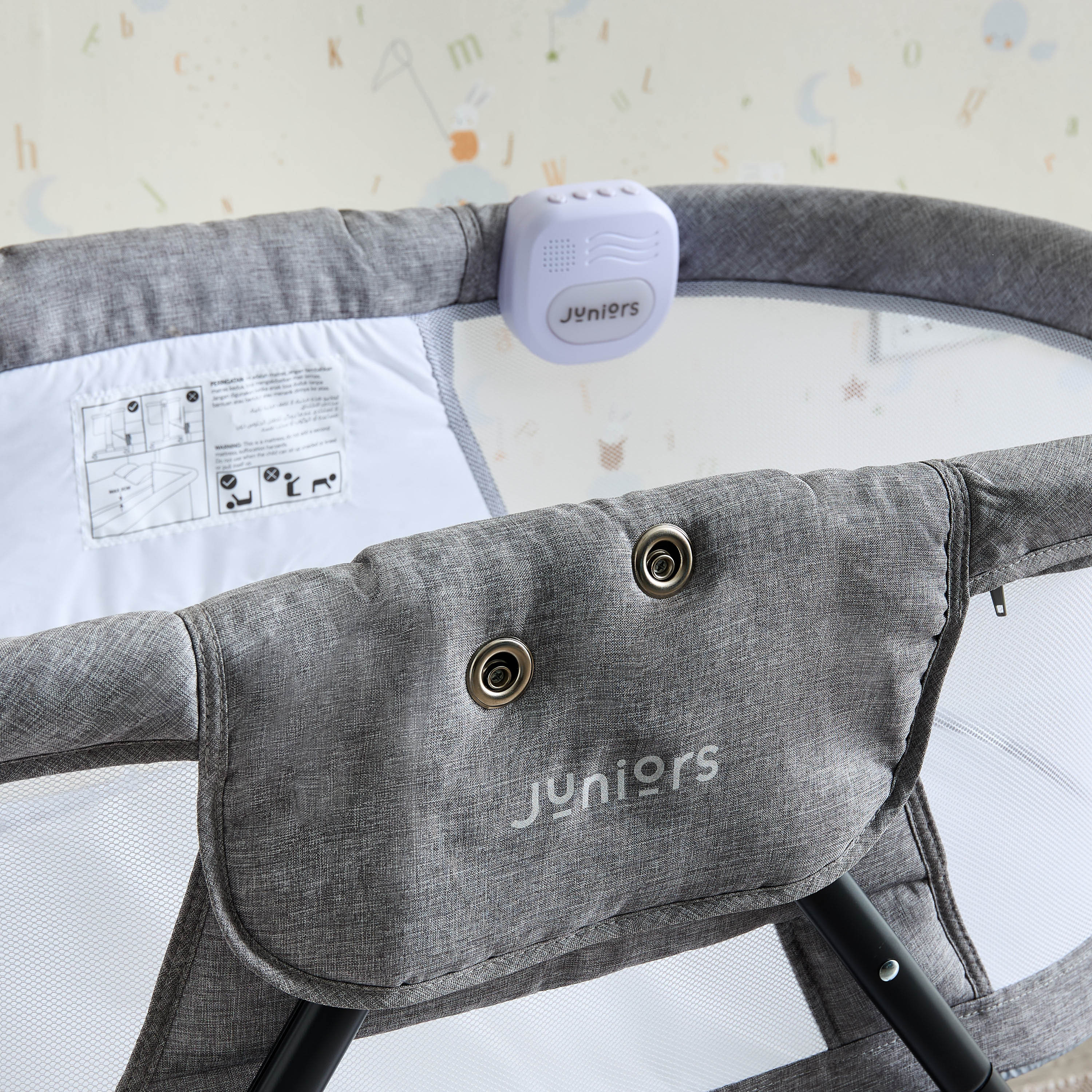 سرير أطفال بموسيقى وهز هارولد من جونيورز-baby-nursery-furniture-cribsandbeds-bassinets-image-7